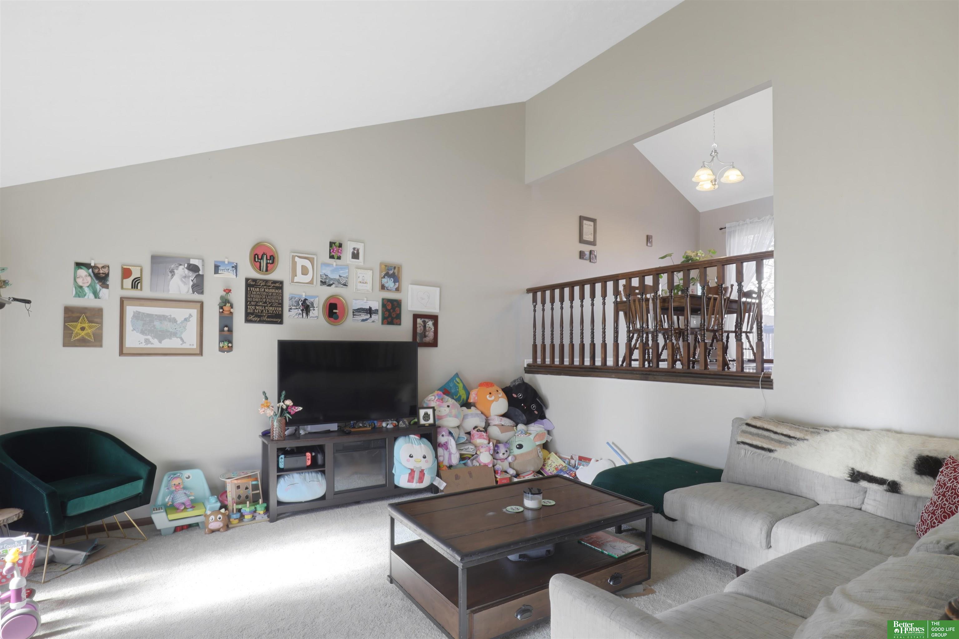 13002 Woodridge Circle