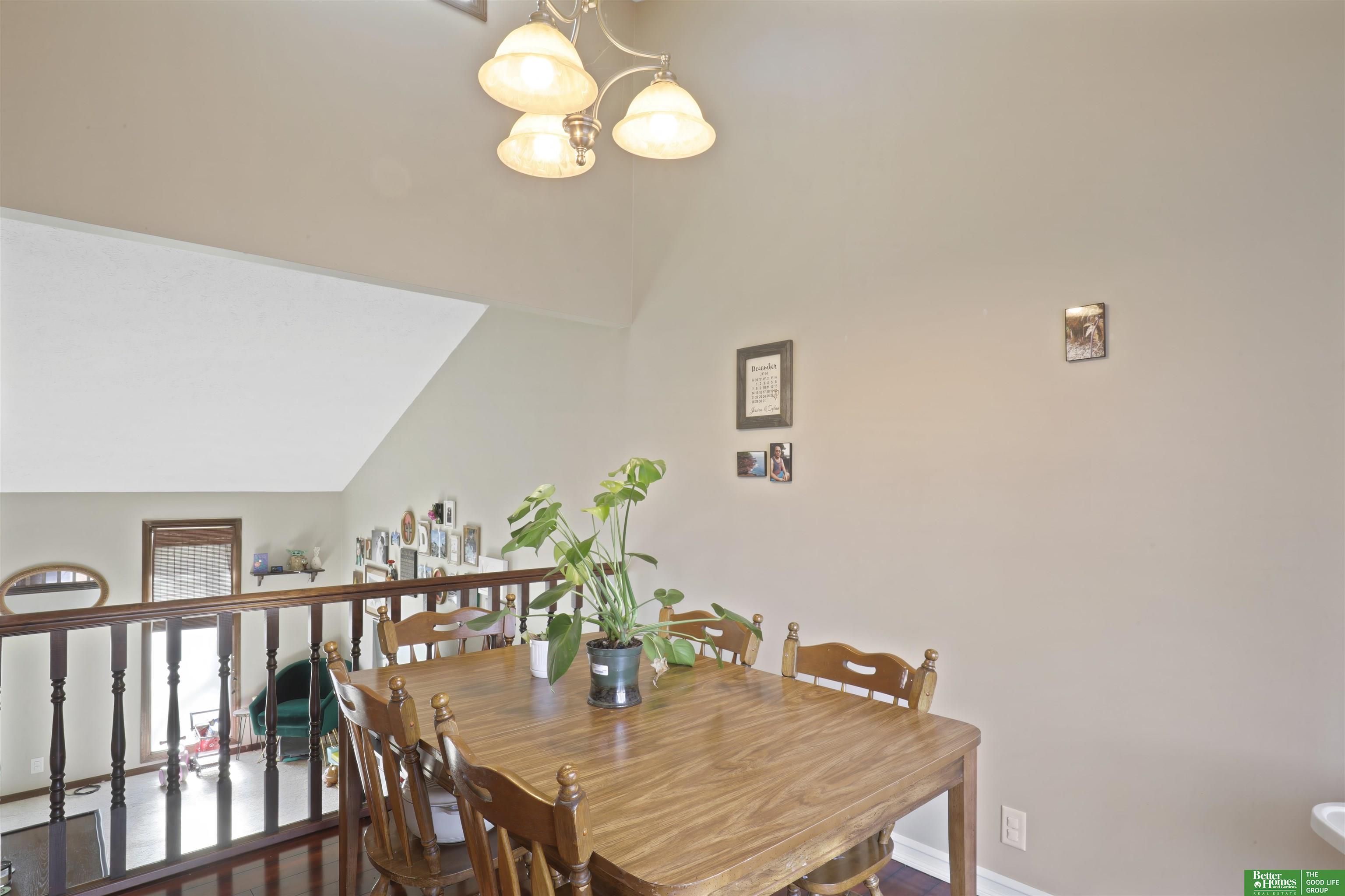 13002 Woodridge Circle