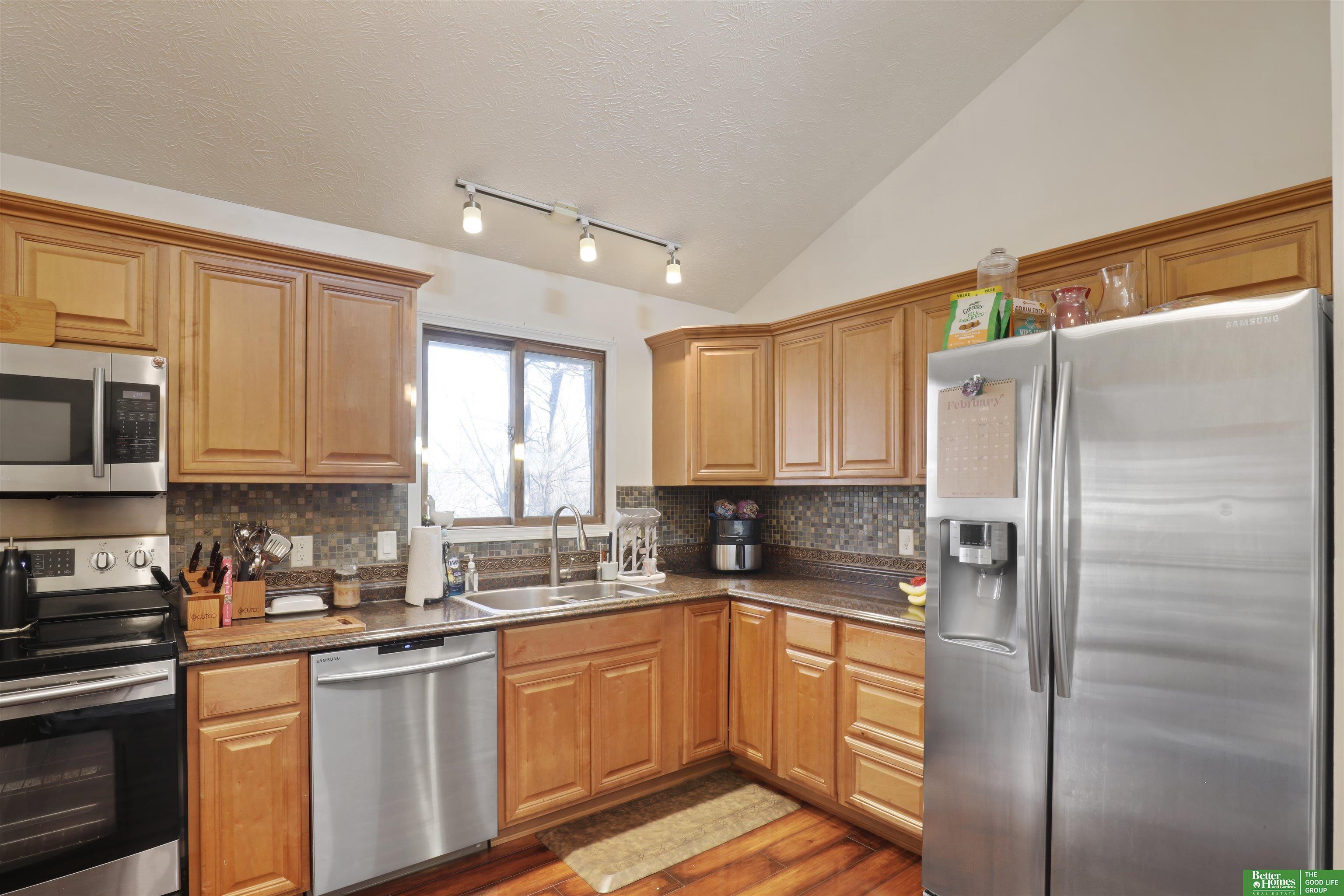 13002 Woodridge Circle