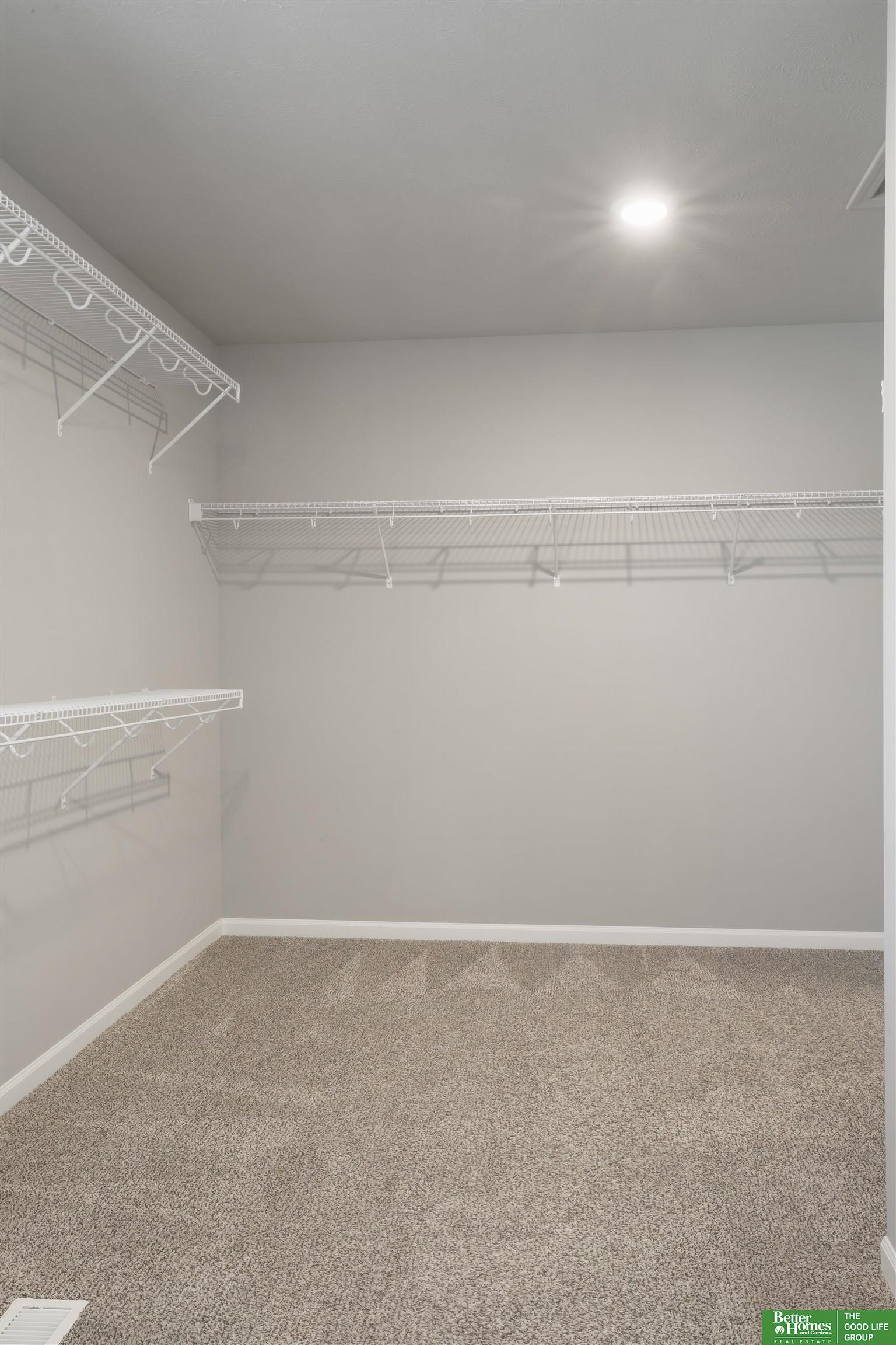 2108 Hummingbird Drive