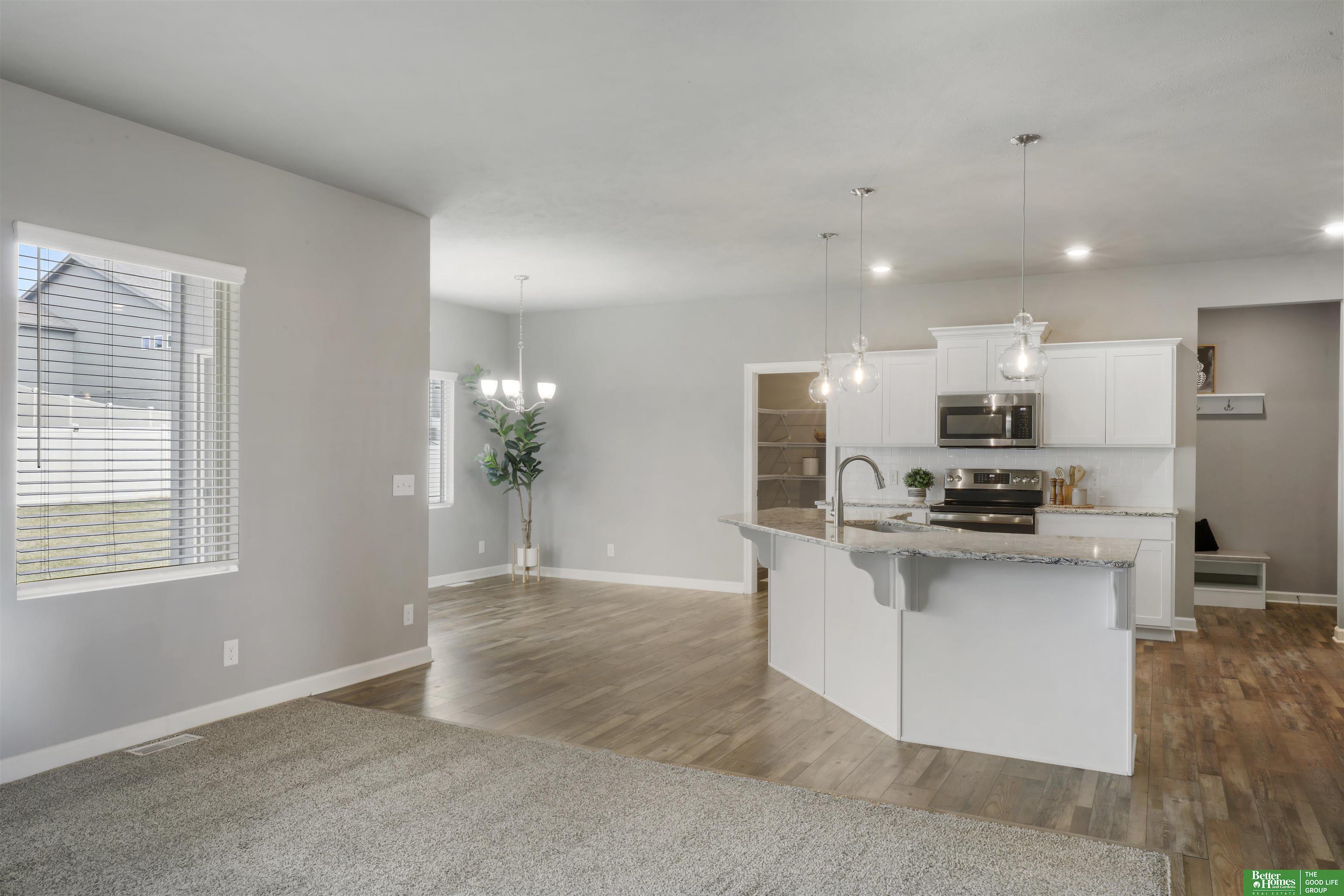 2108 Hummingbird Drive