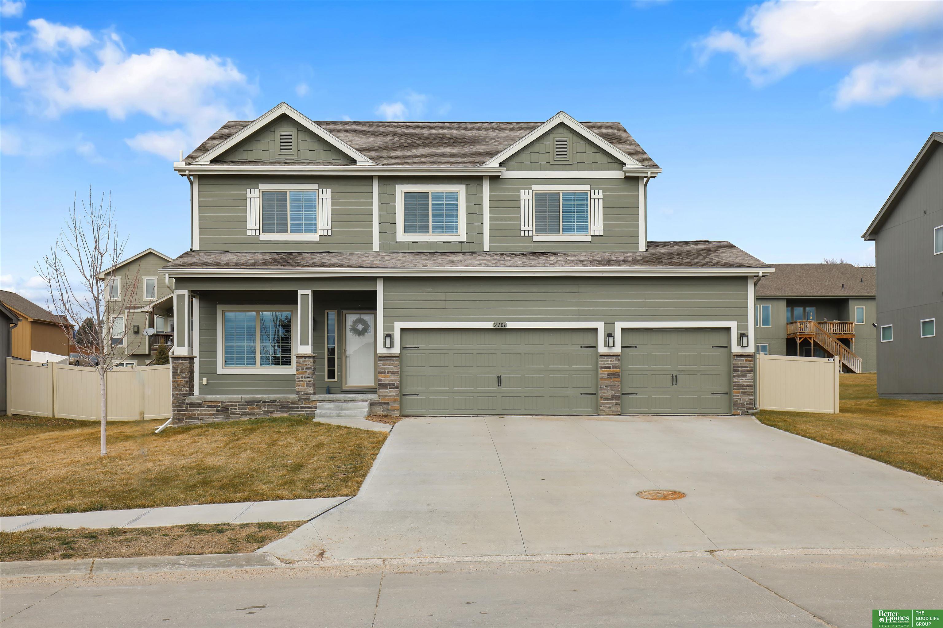 2108 Hummingbird Drive