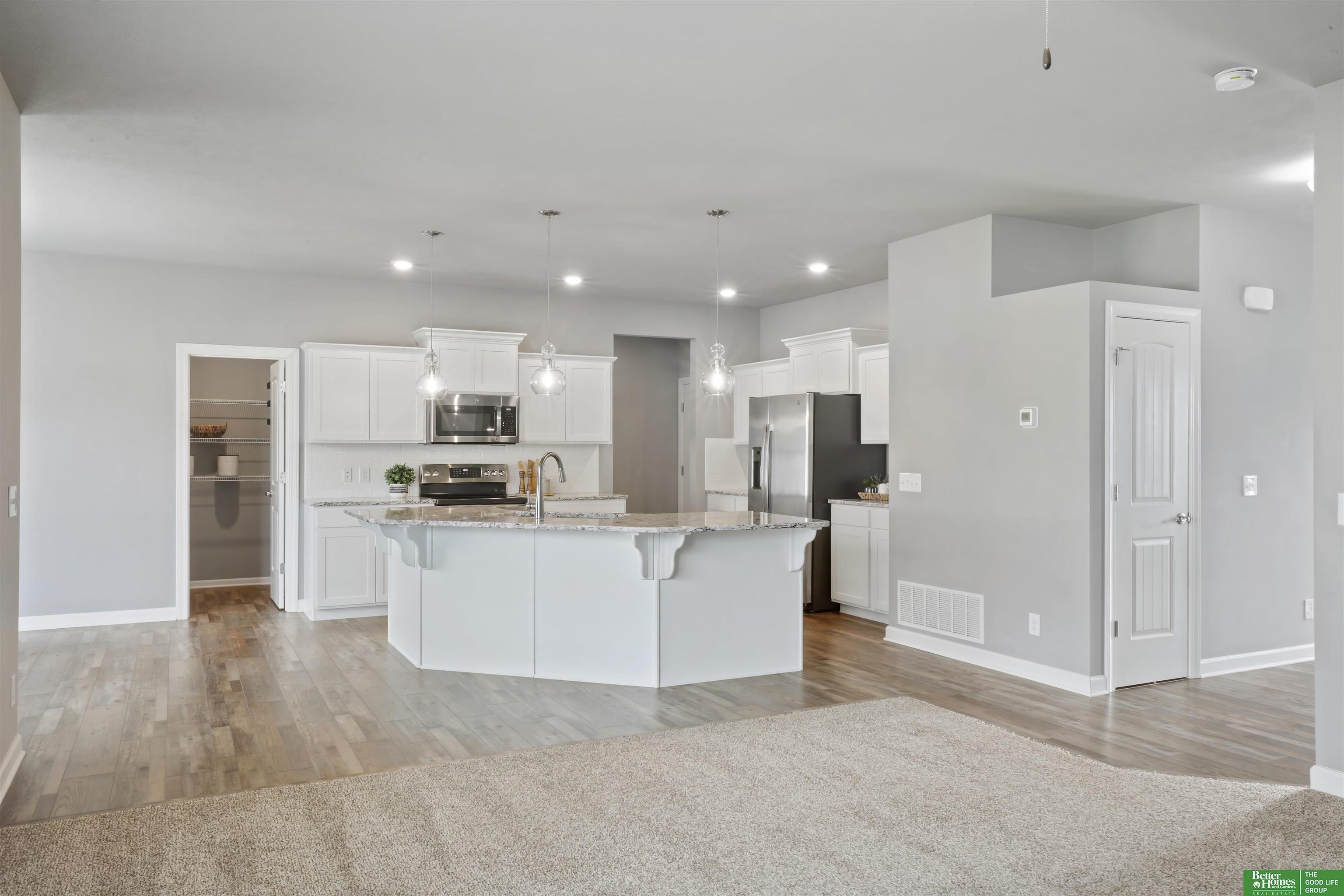 2108 Hummingbird Drive