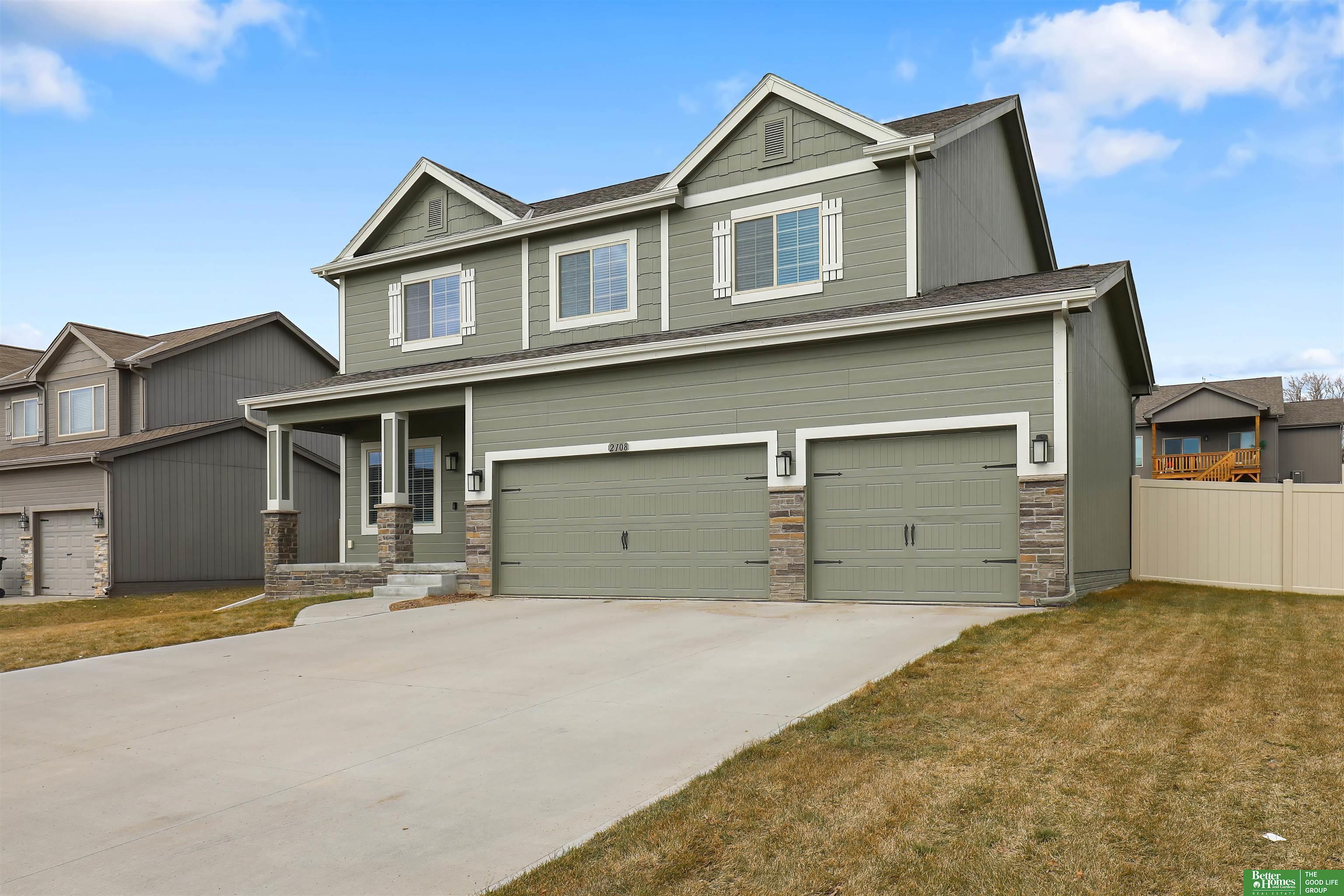 2108 Hummingbird Drive