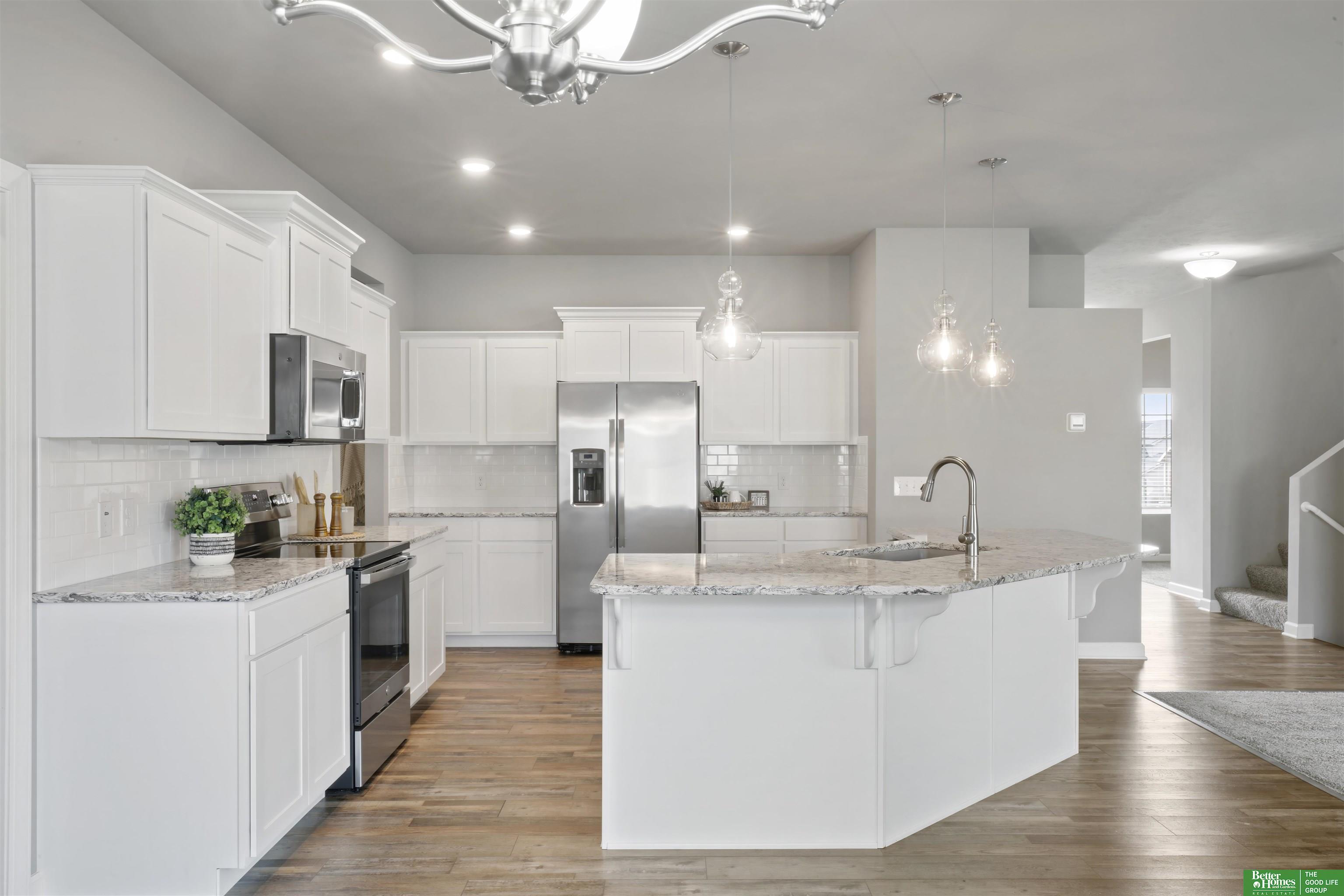2108 Hummingbird Drive
