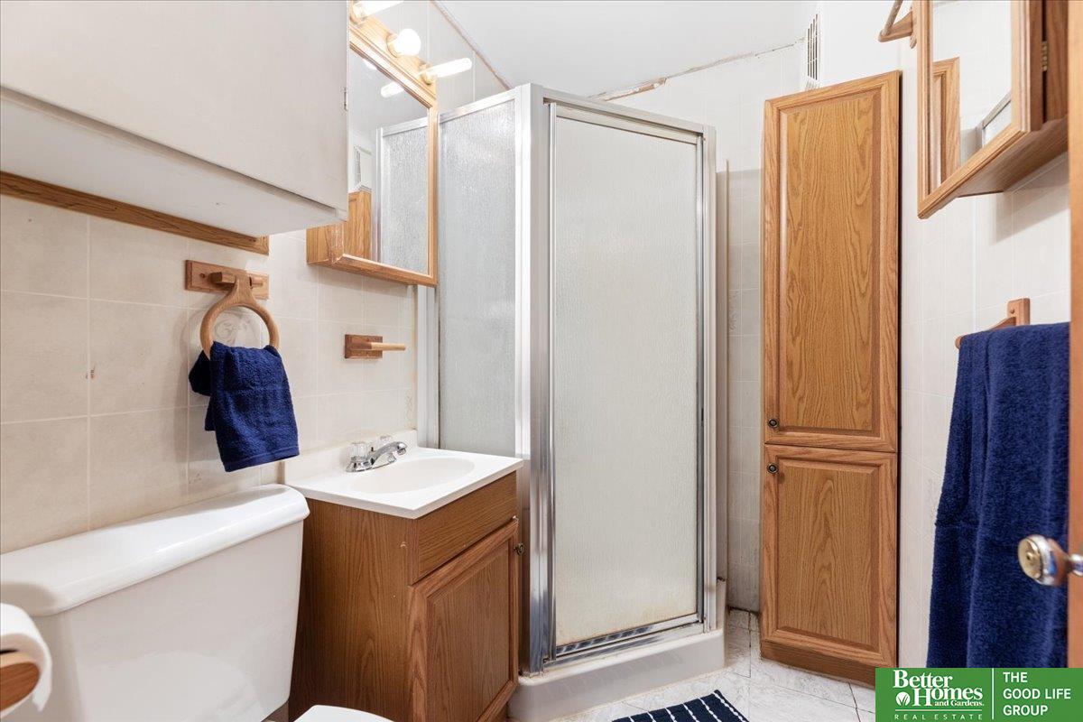 2911 Poplar Drive