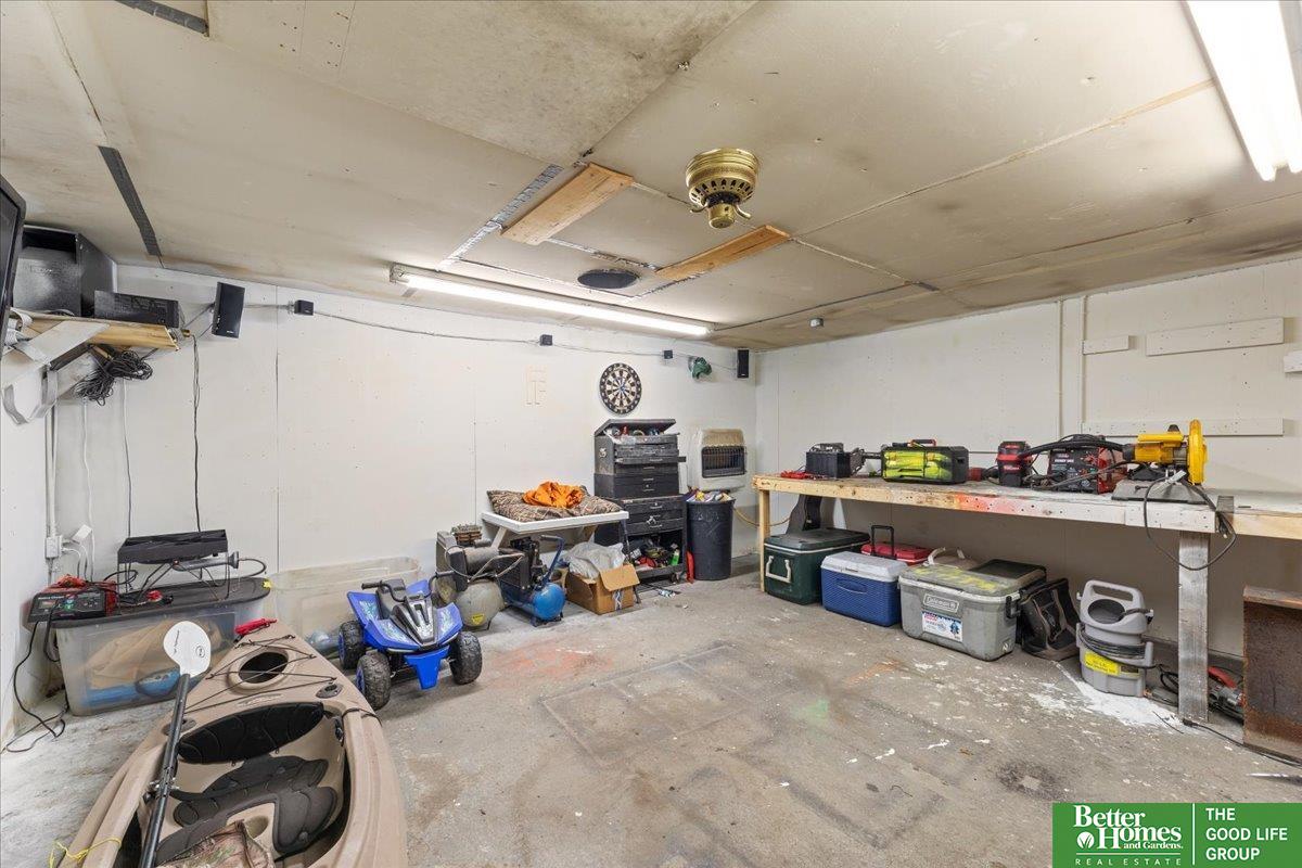 2911 Poplar Drive