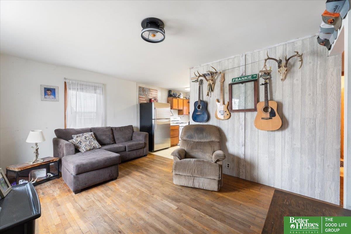 2911 Poplar Drive
