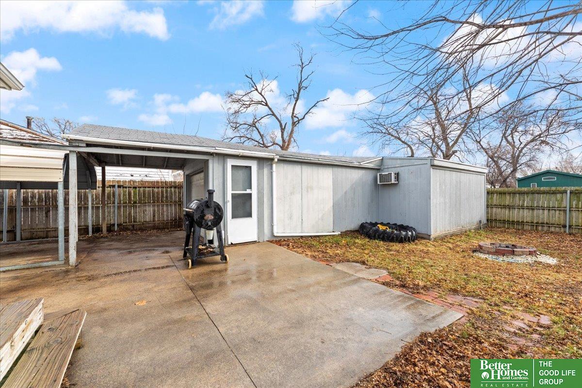 2911 Poplar Drive