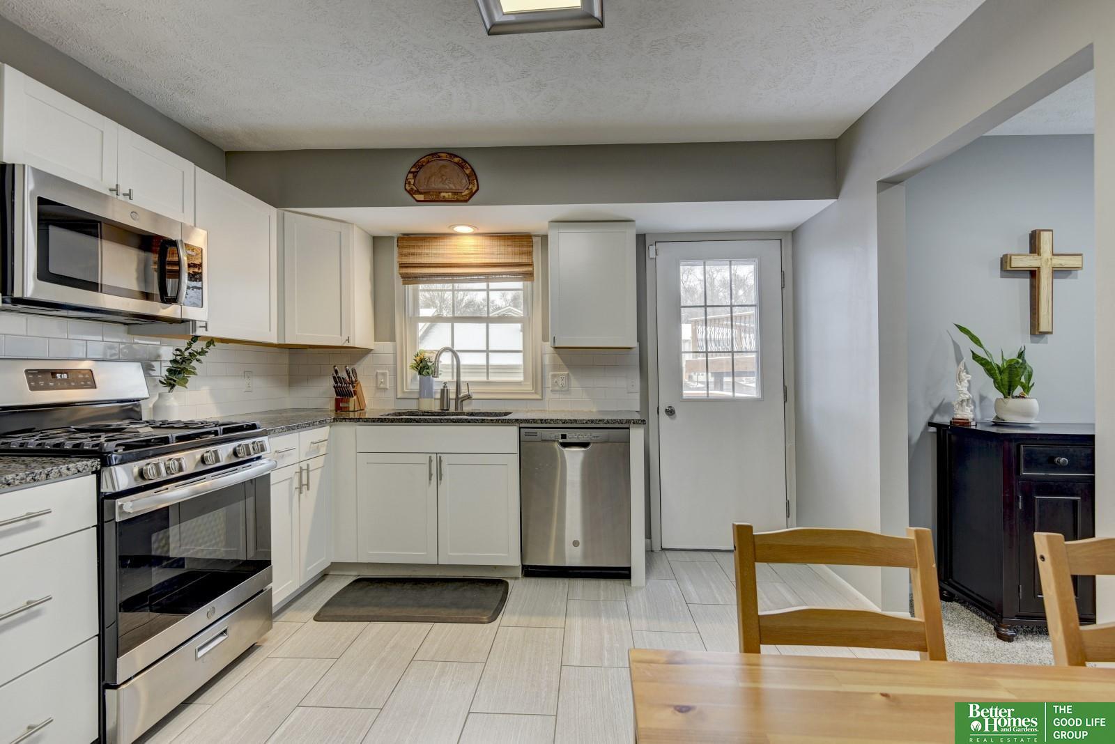 2326 S 118 Court