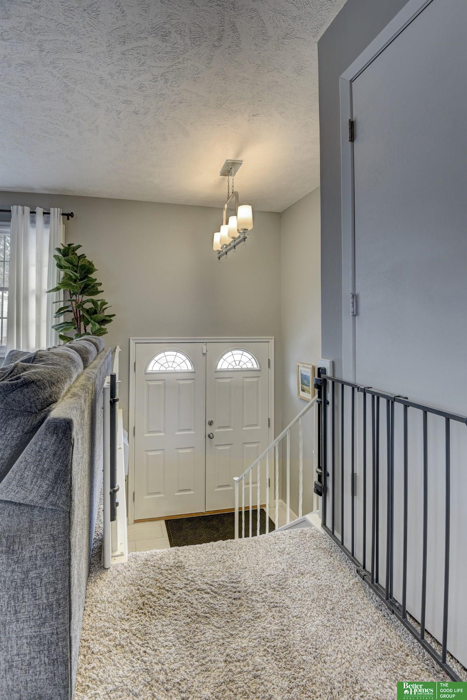 2326 S 118 Court