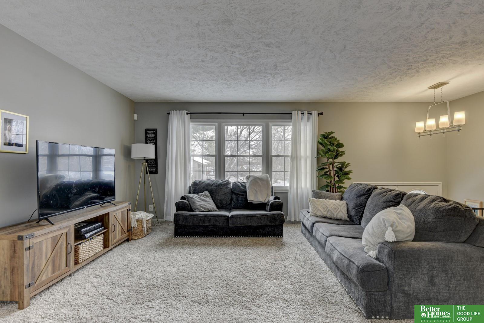 2326 S 118 Court