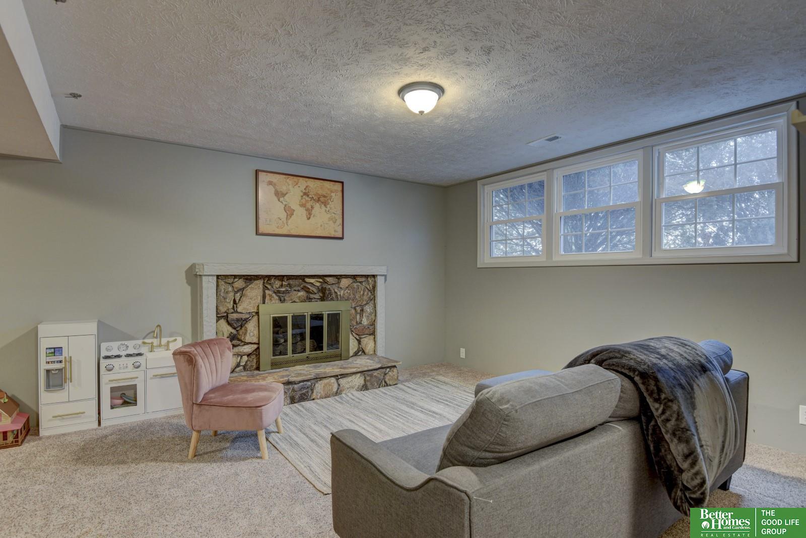 2326 S 118 Court