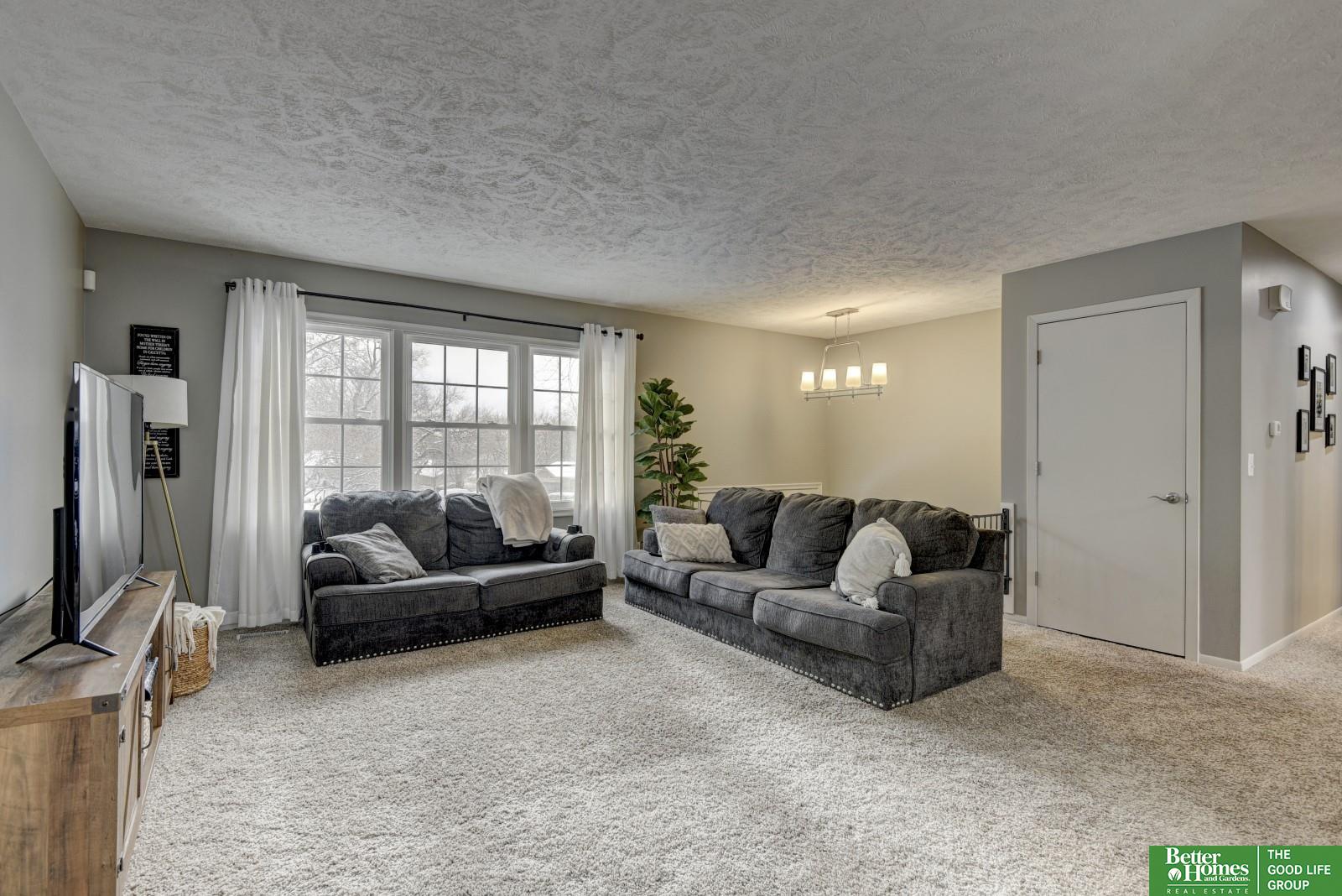 2326 S 118 Court