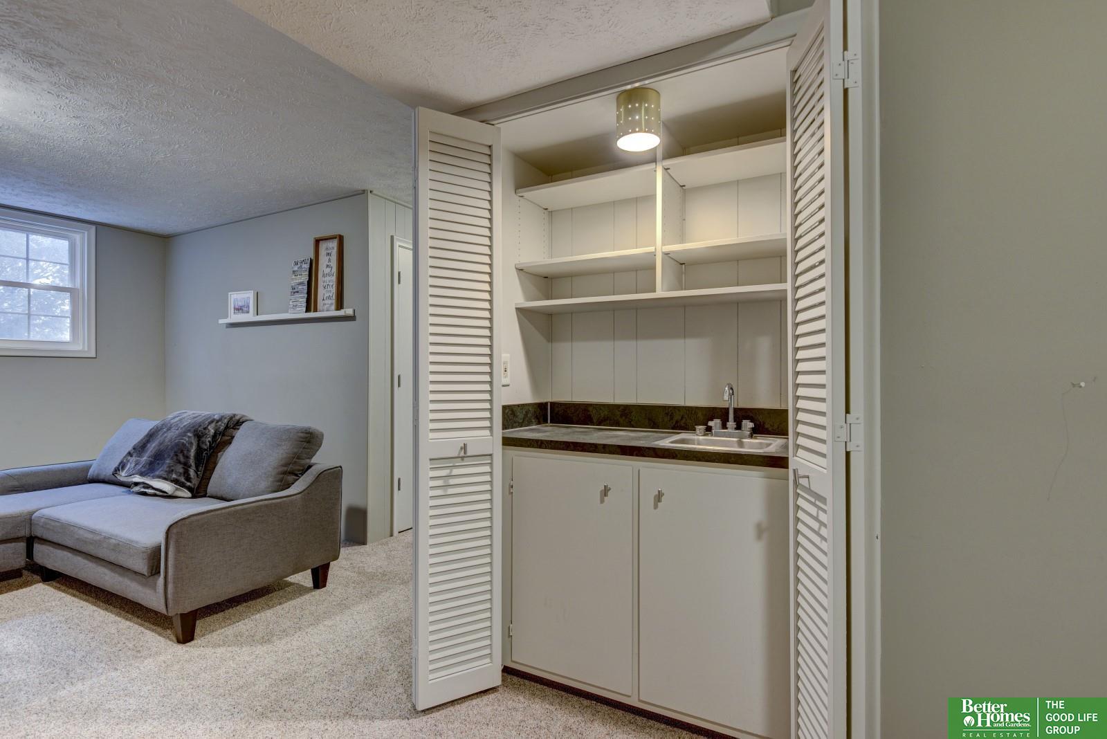 2326 S 118 Court