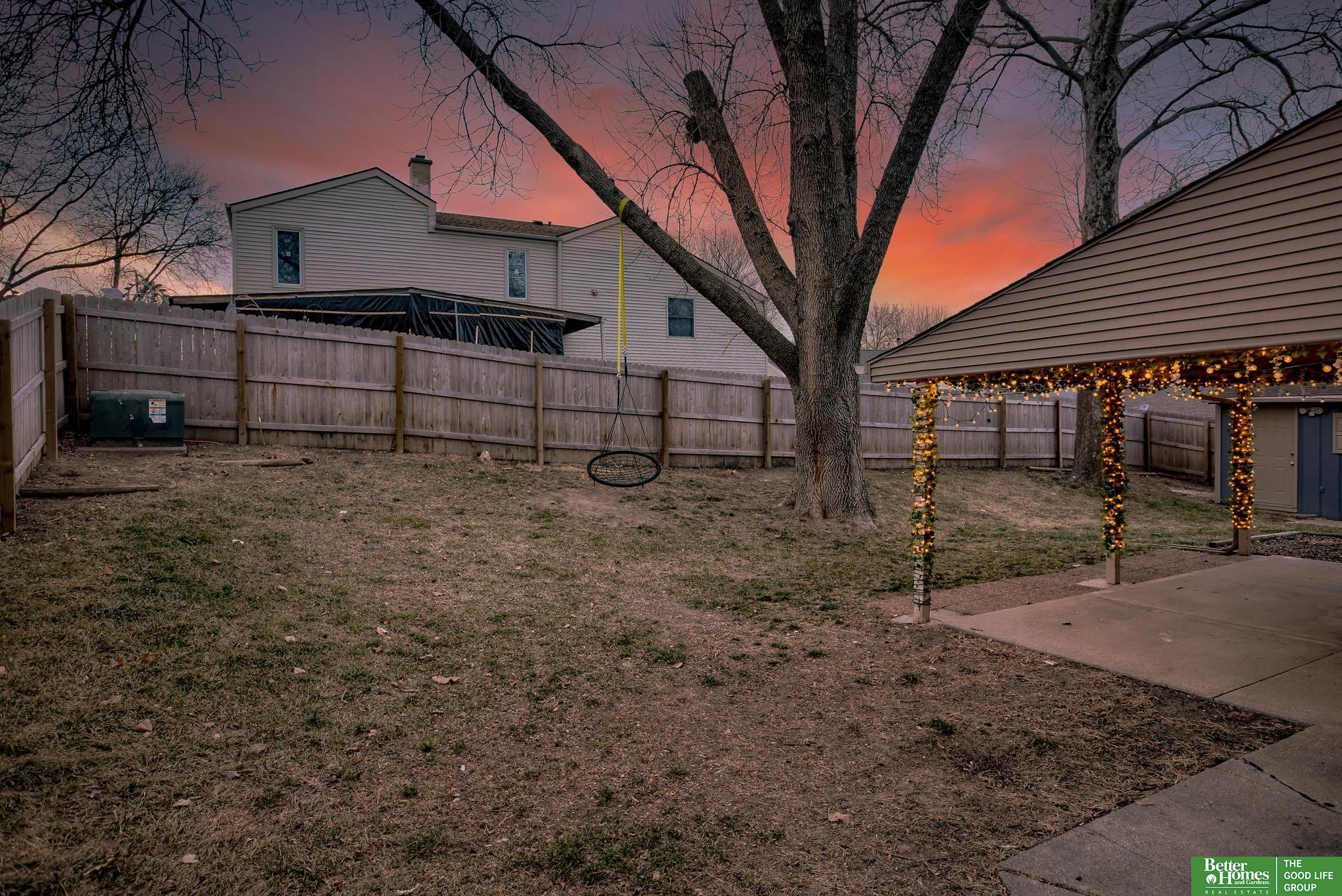 706 S 152 Circle