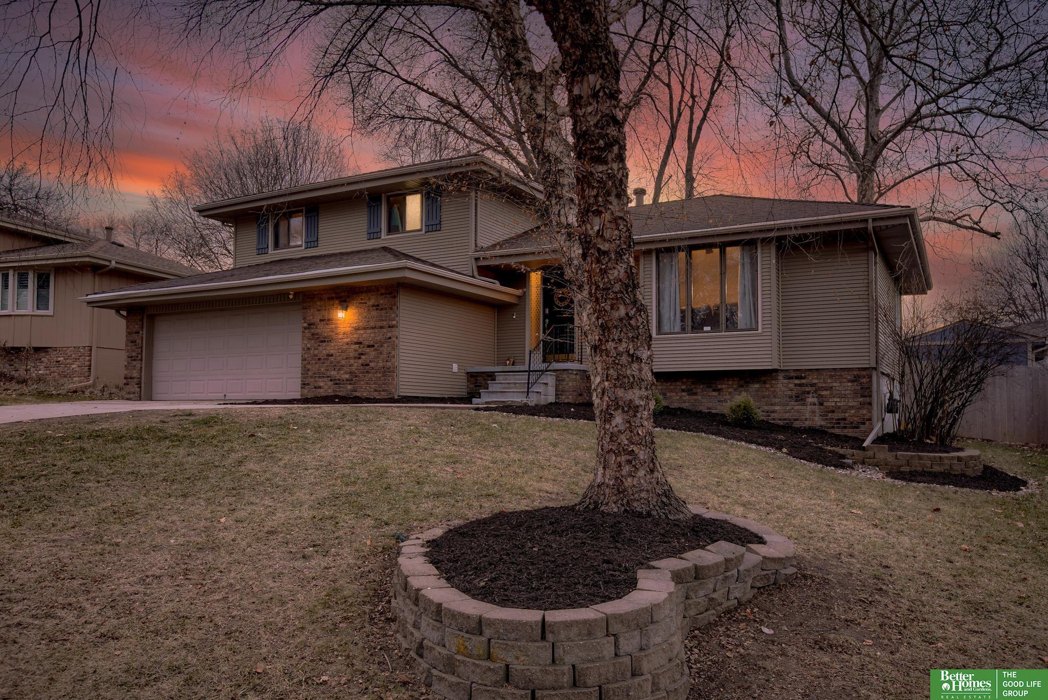 706 S 152 Circle