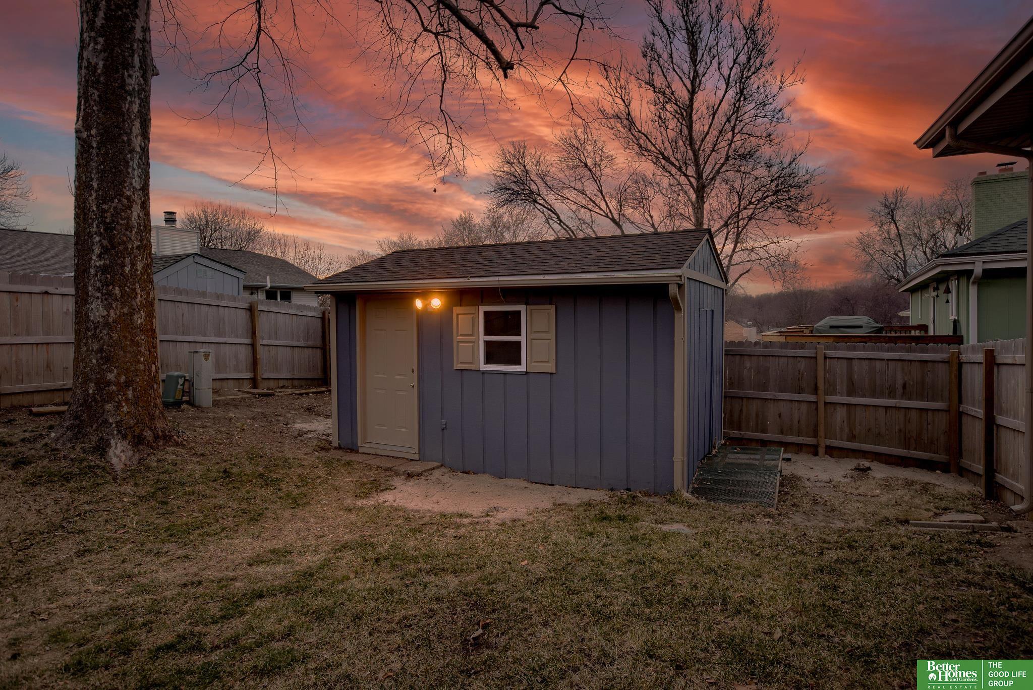 706 S 152 Circle