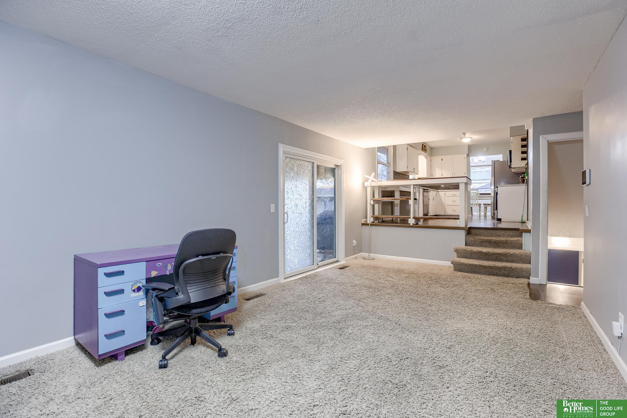 706 S 152 Circle
