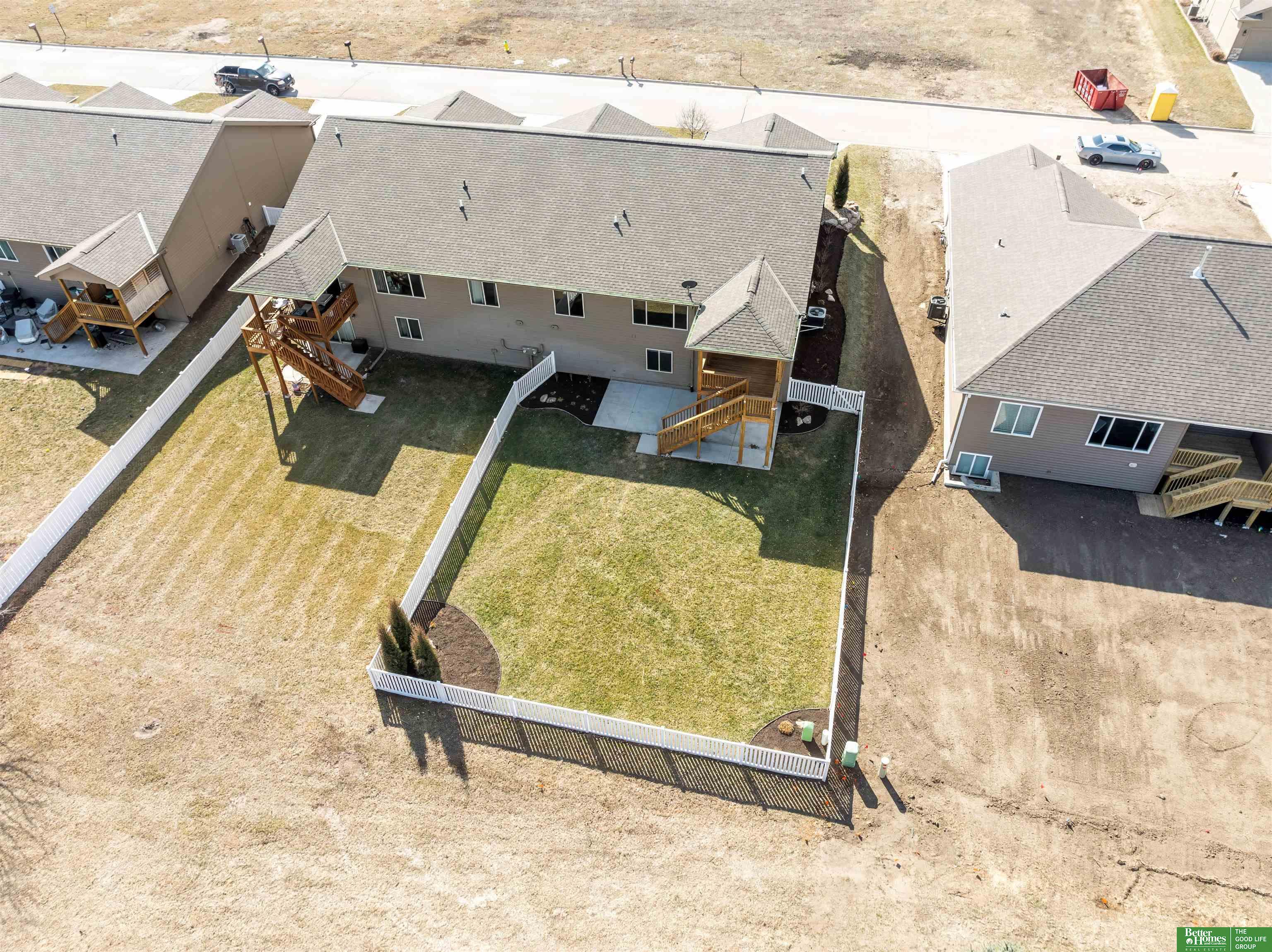 2914 Lakeside Drive