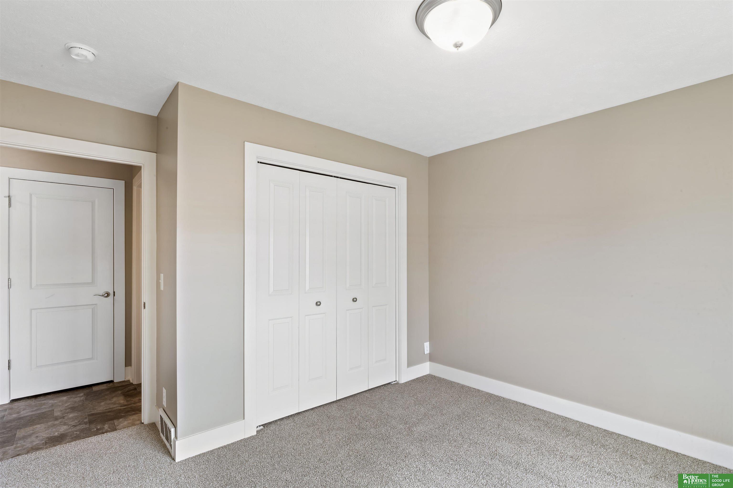 2914 Lakeside Drive