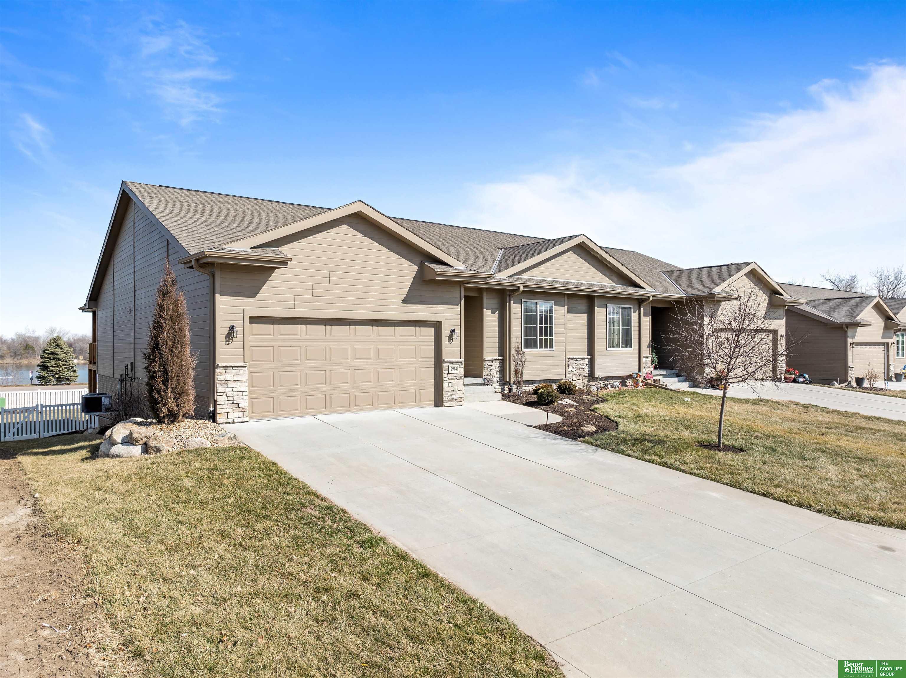 2914 Lakeside Drive