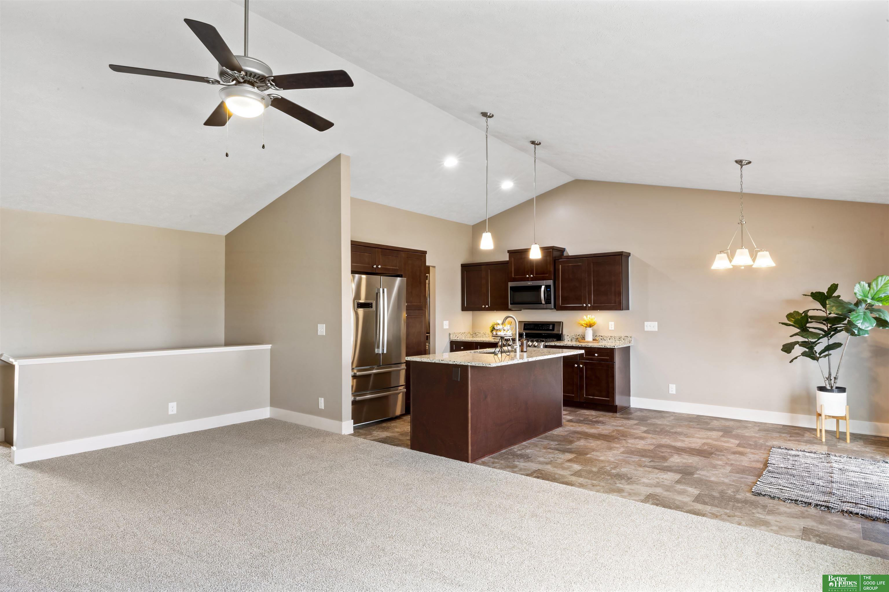 2914 Lakeside Drive
