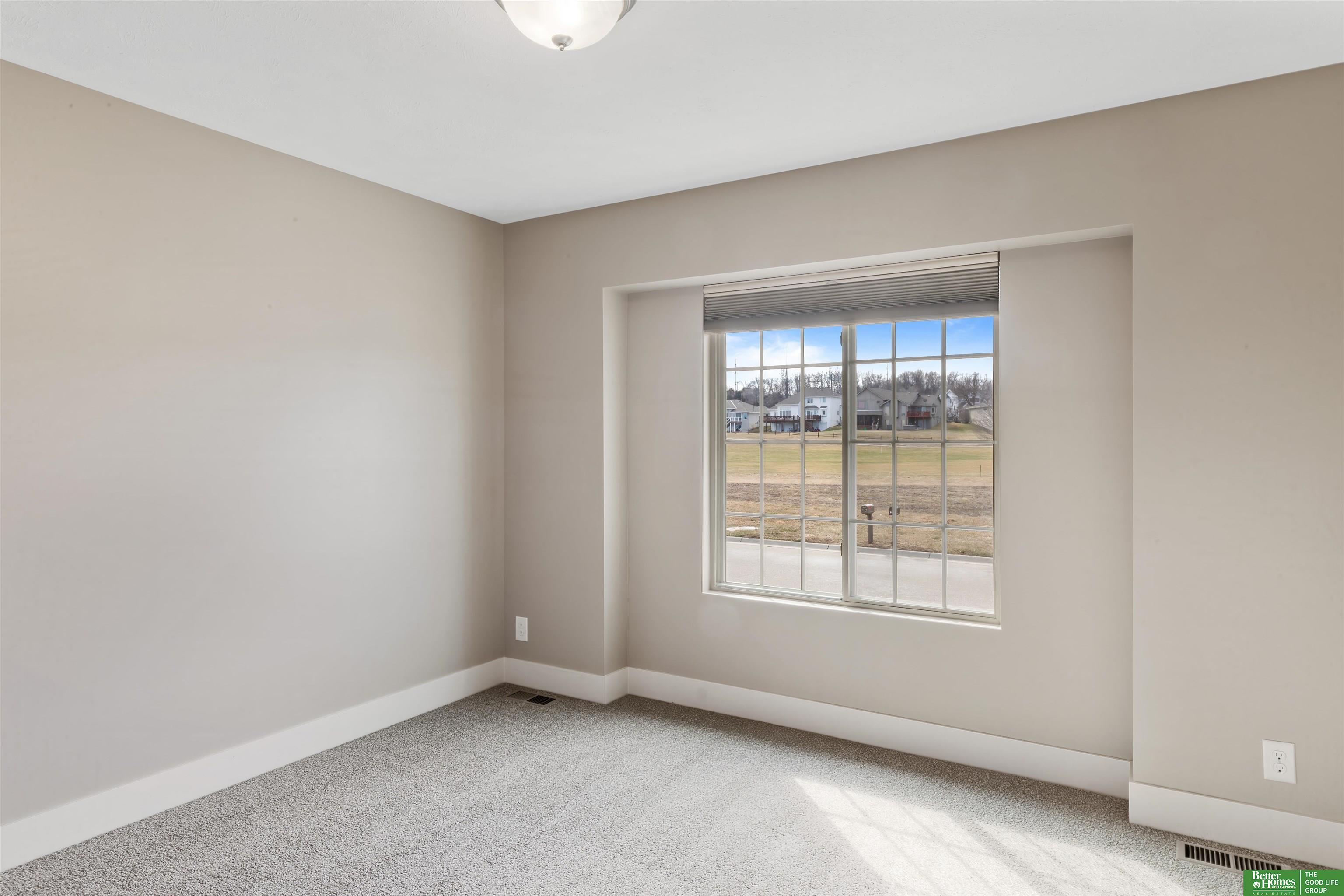 2914 Lakeside Drive