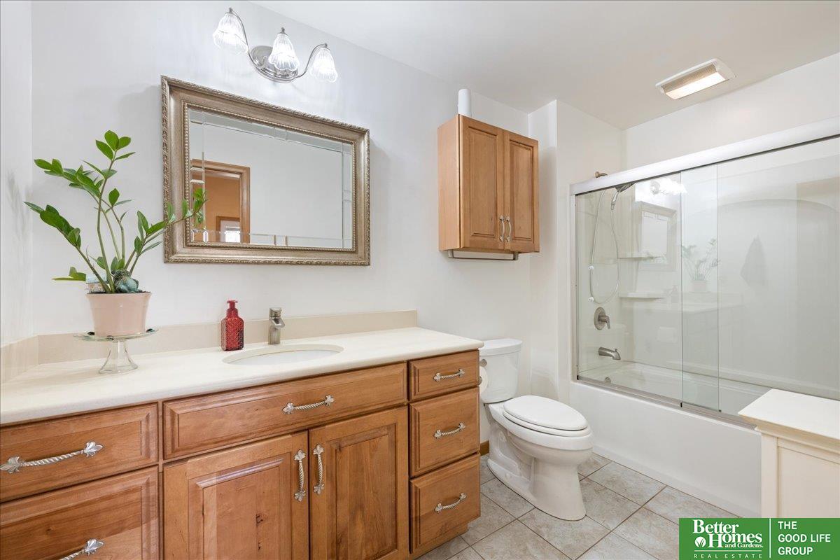 1015 Bellevue Boulevard S