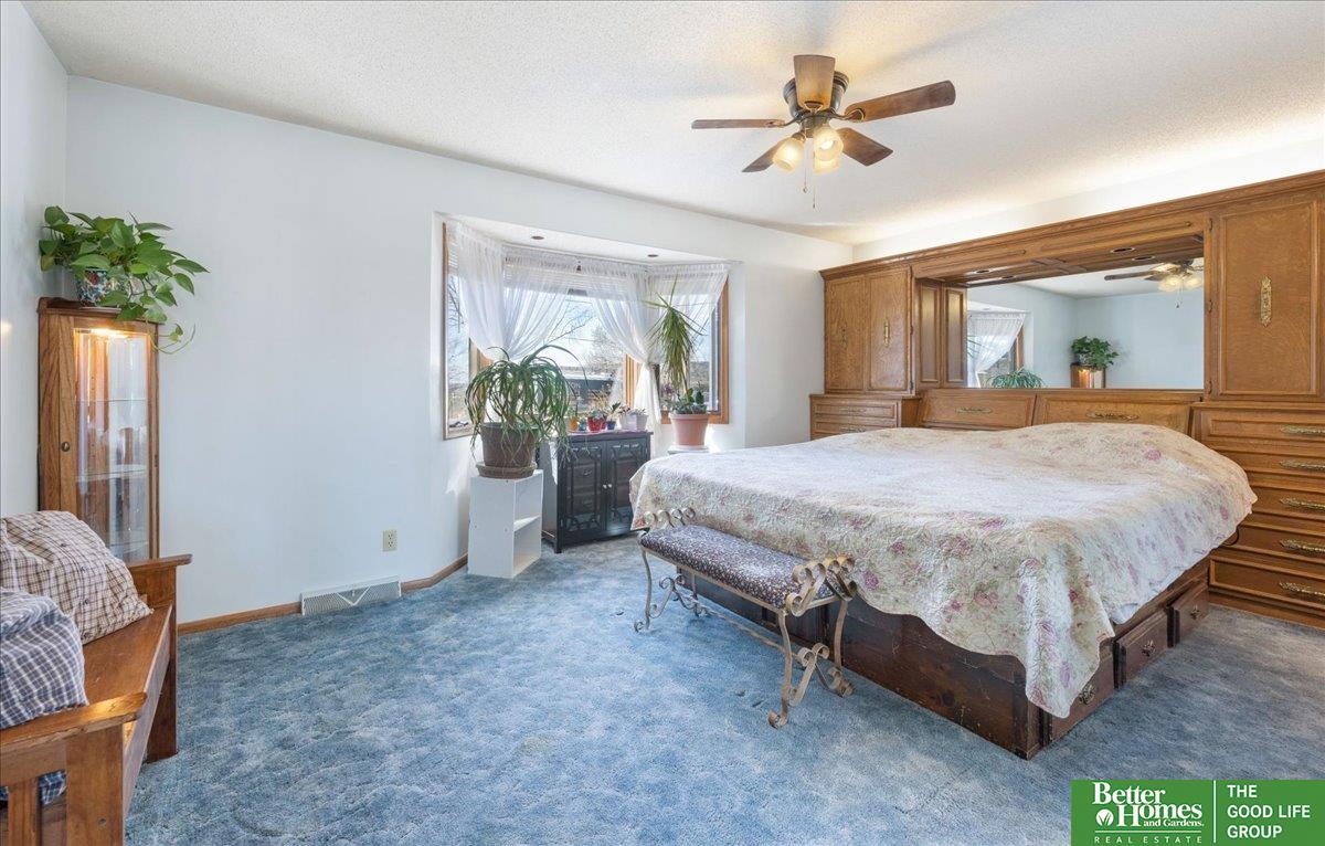 1015 Bellevue Boulevard S