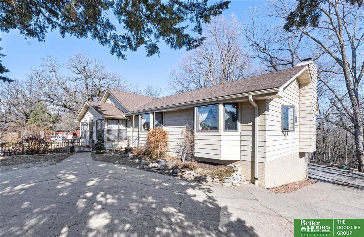 1015 Bellevue Boulevard S