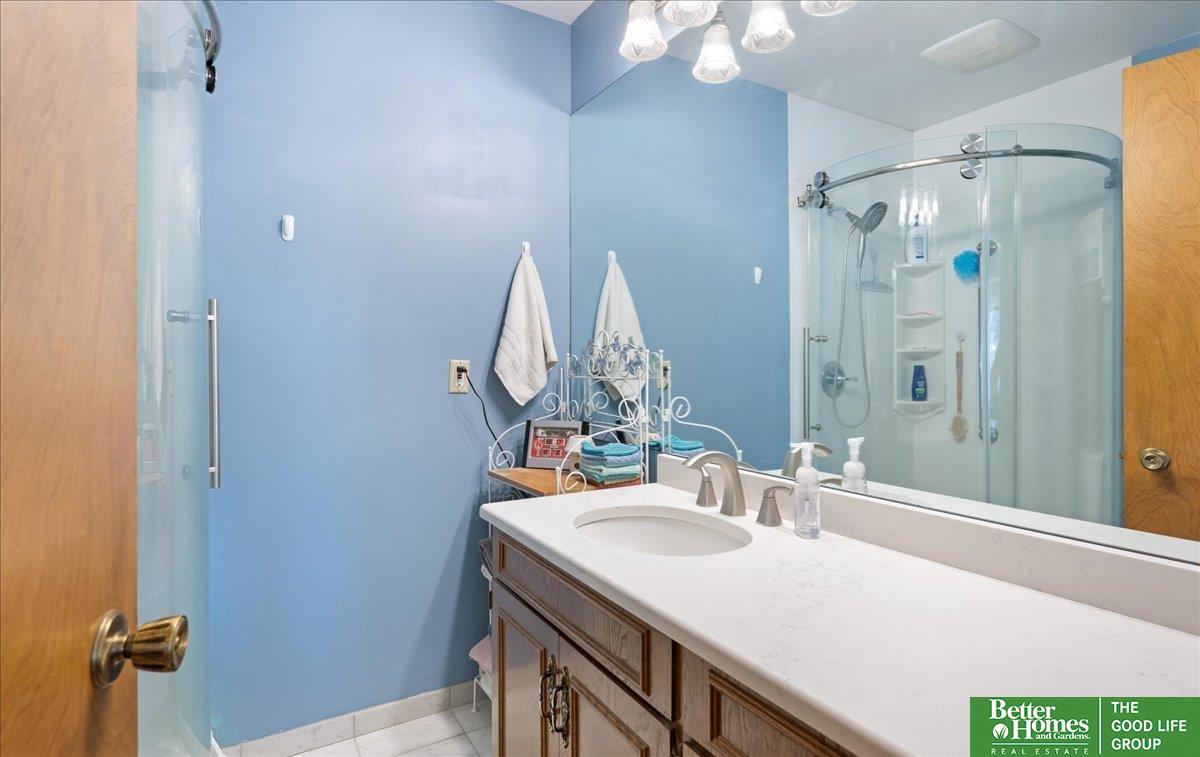 1015 Bellevue Boulevard S