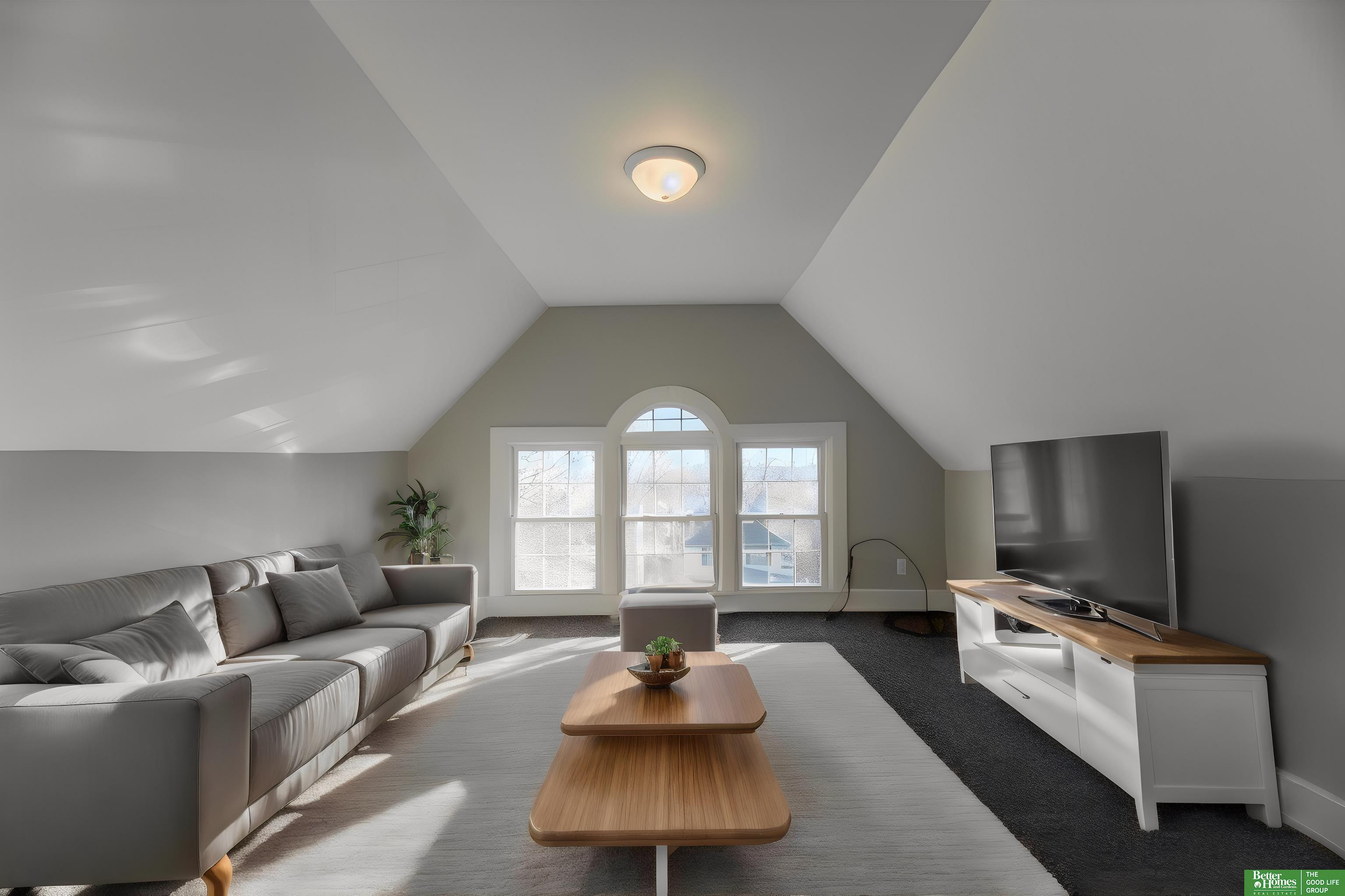 138 N 38th Avenue