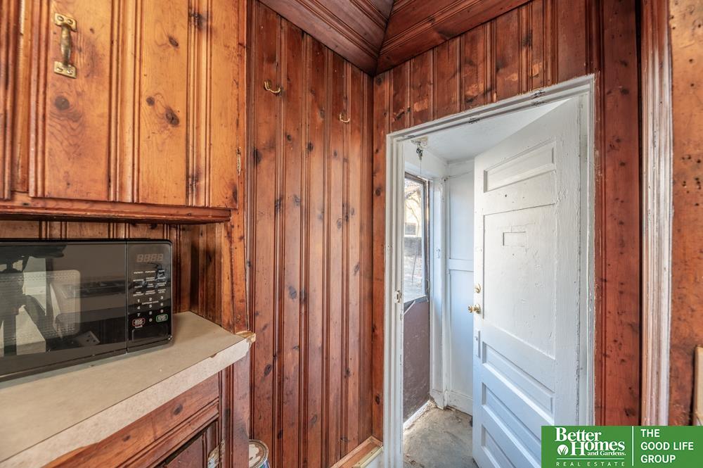 138 N 38th Avenue