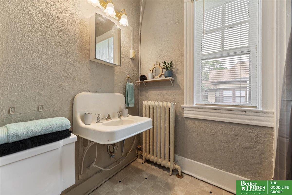 138 N 38th Avenue