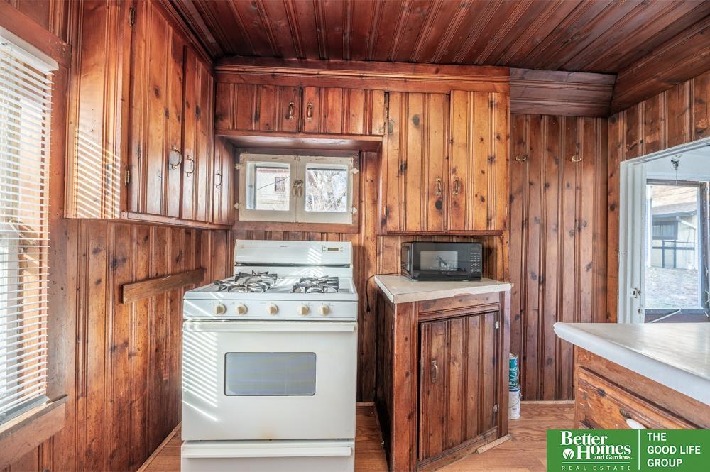 138 N 38th Avenue