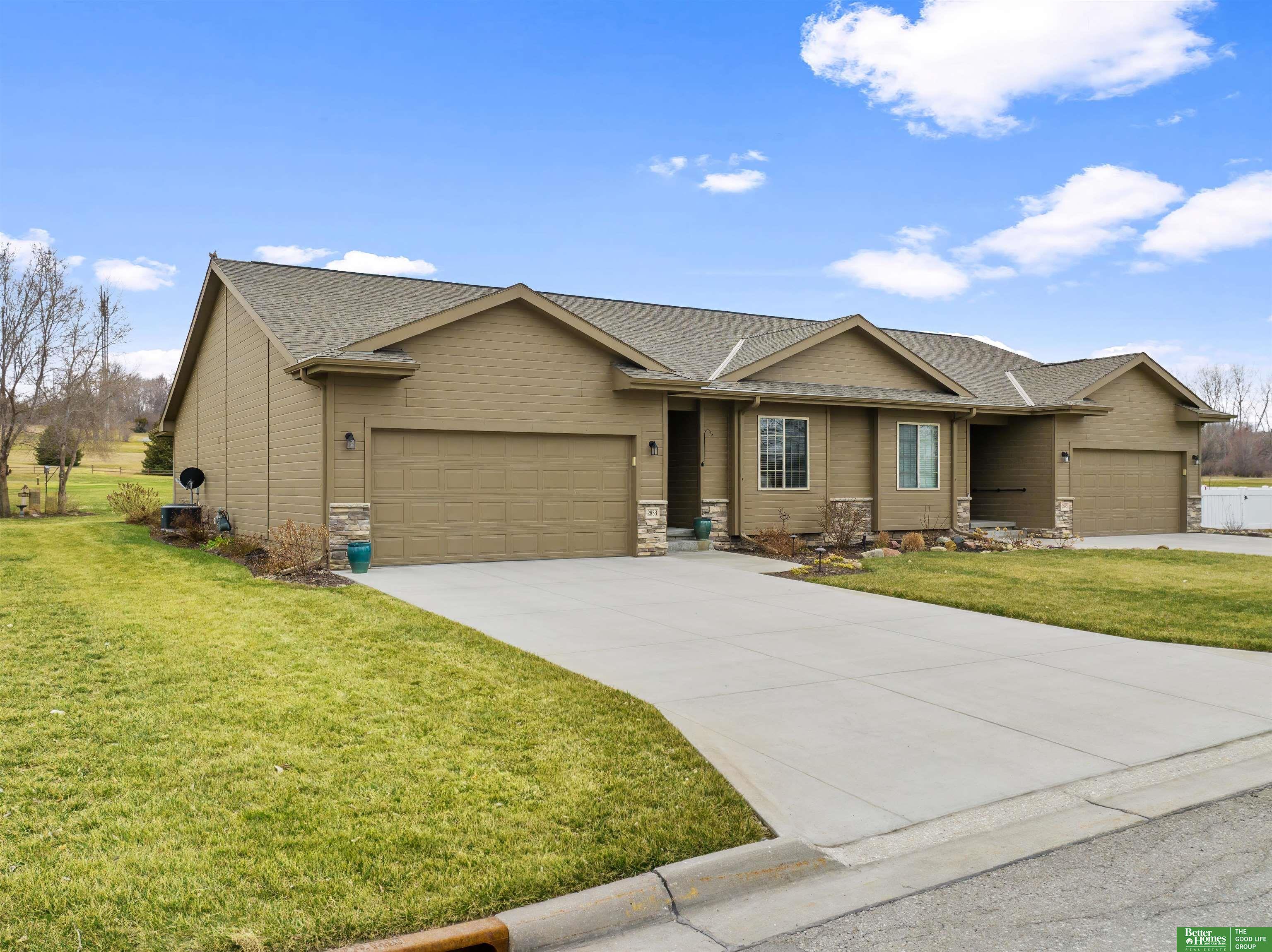 2833 Lakeside Drive