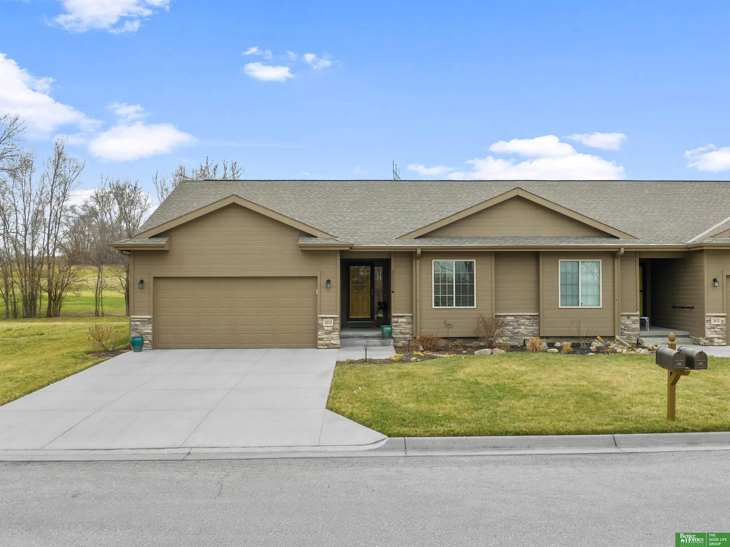 2833 Lakeside Drive