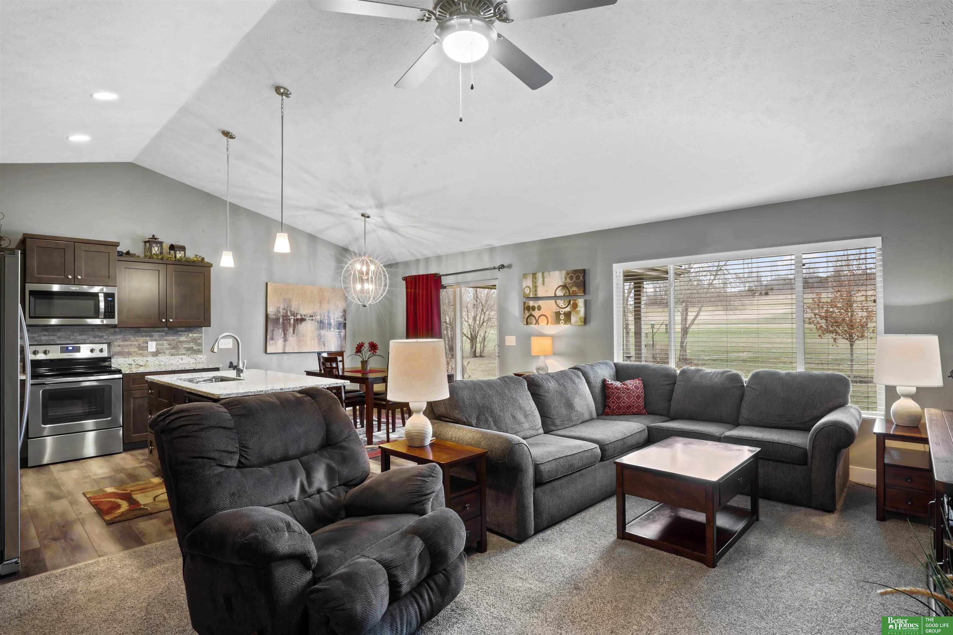 2833 Lakeside Drive