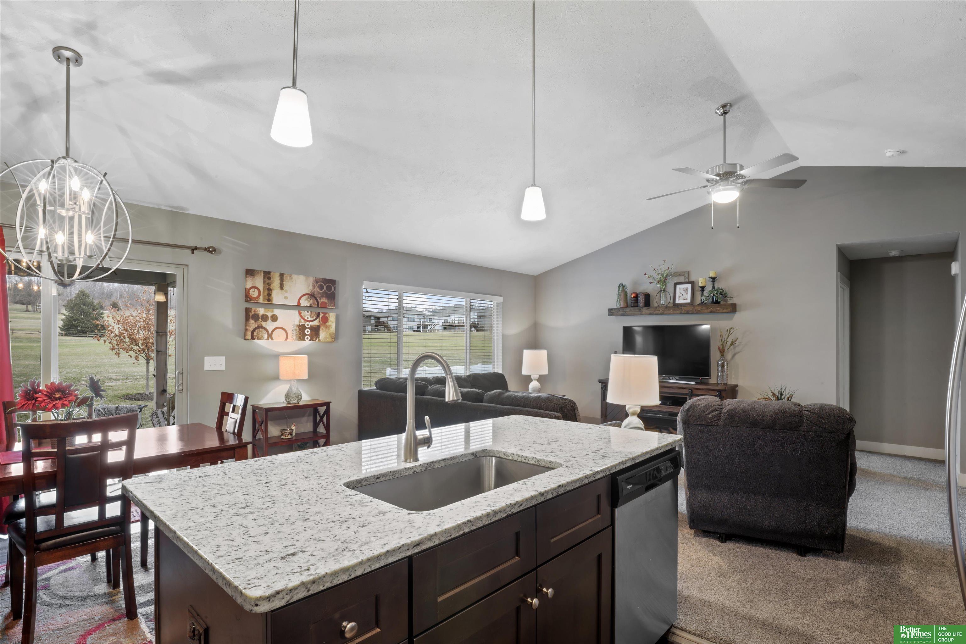 2833 Lakeside Drive