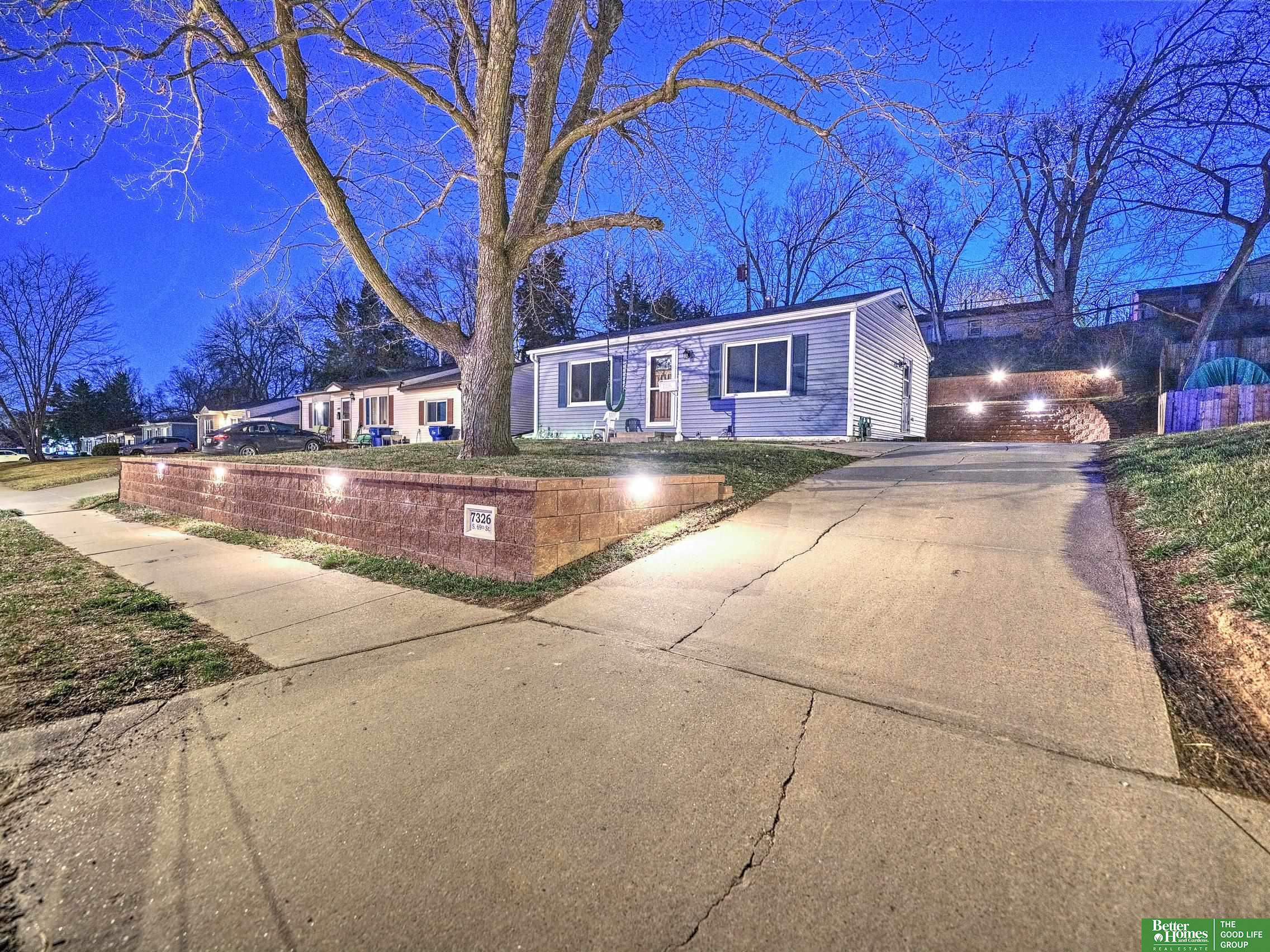 7326 S 69th Street