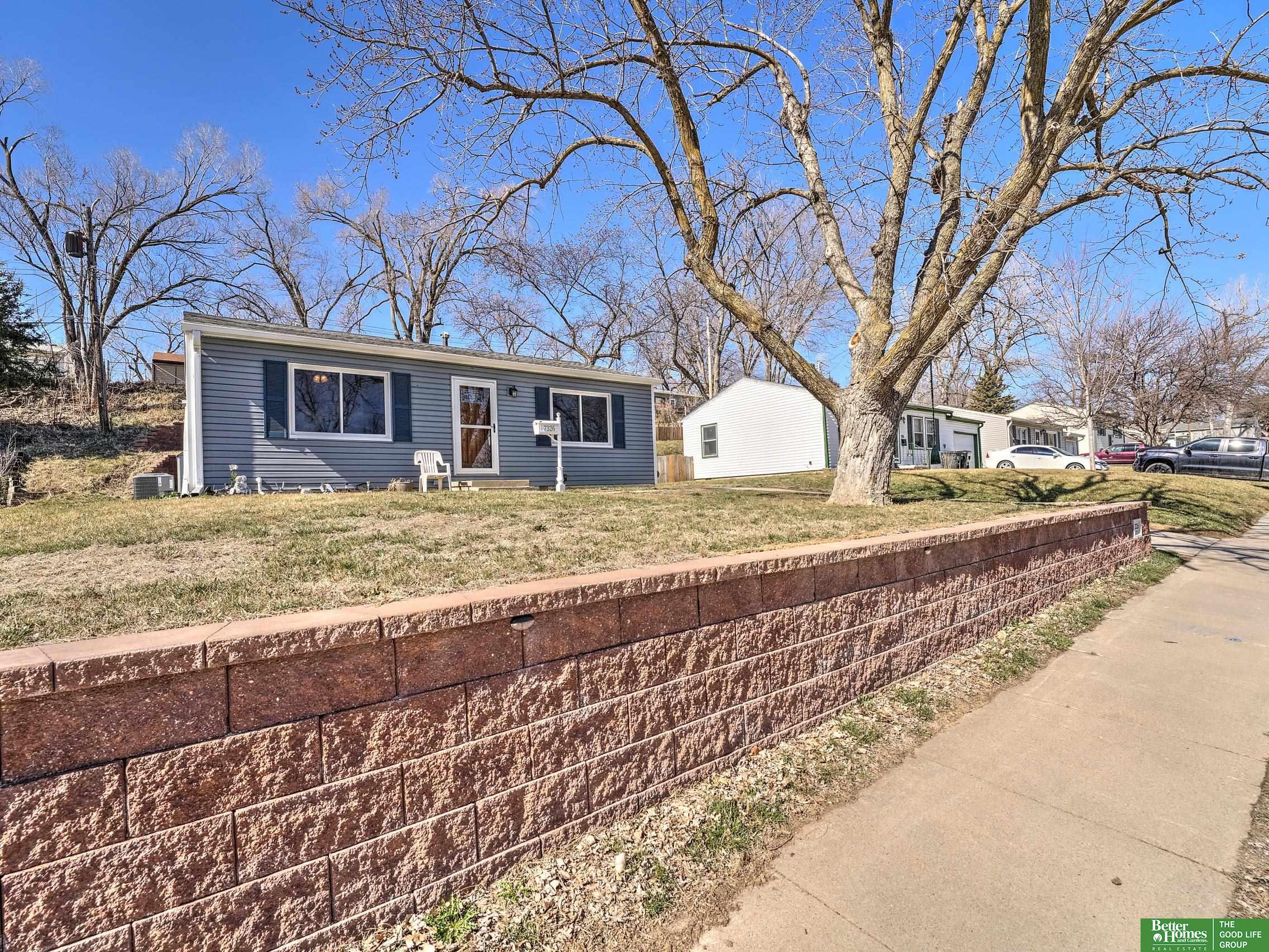 7326 S 69th Street