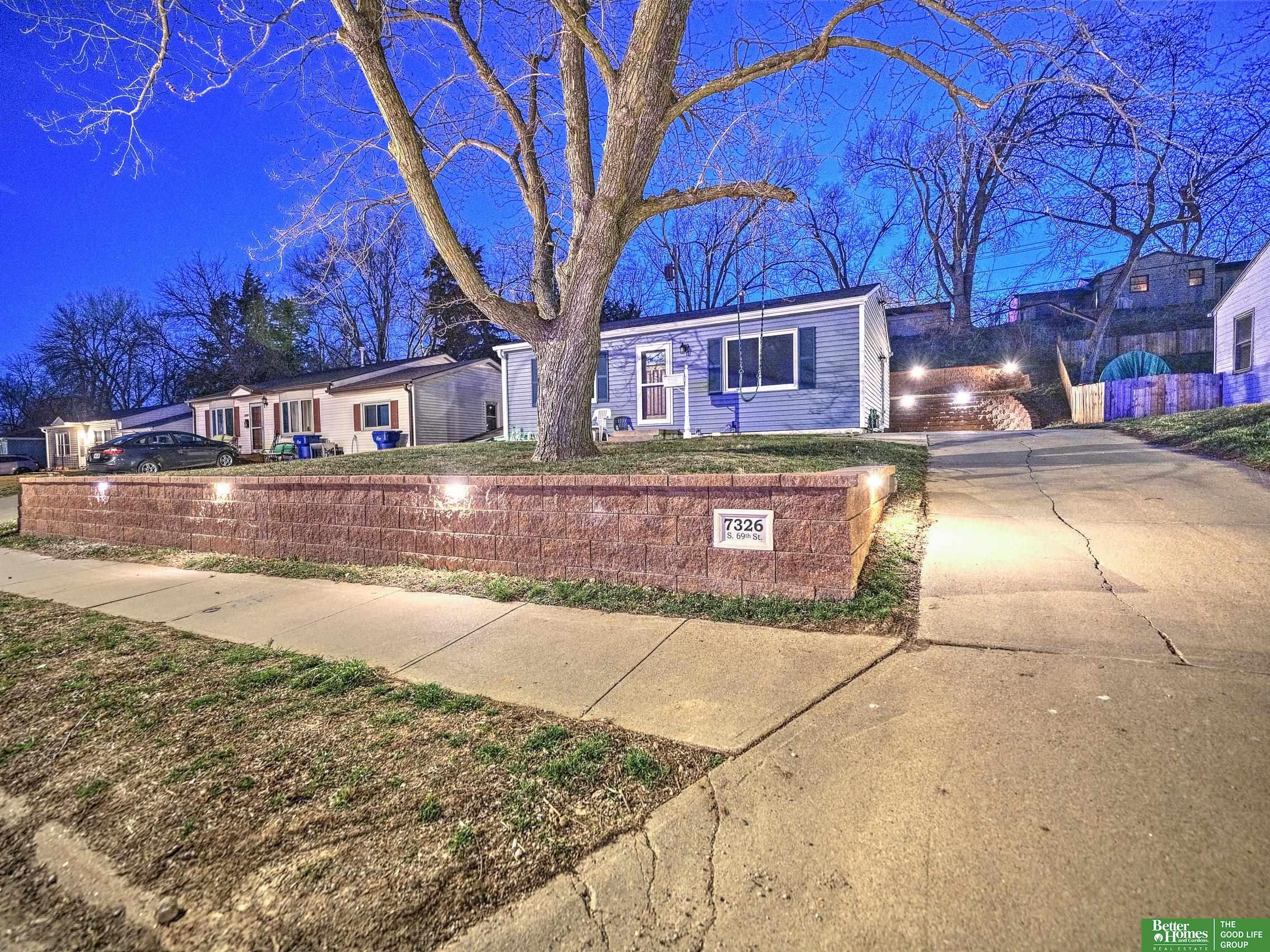 7326 S 69th Street