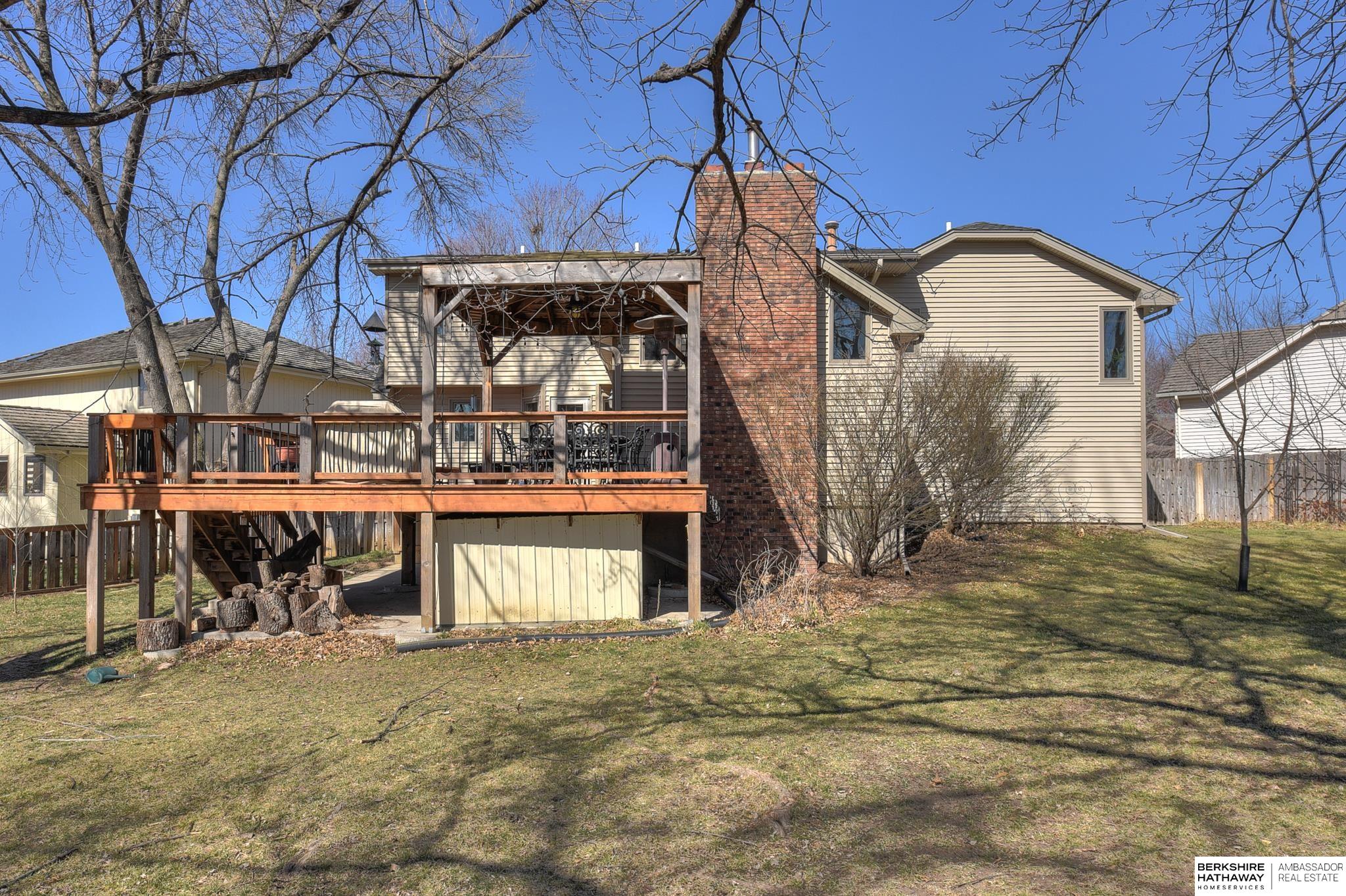 16209 Oak Circle