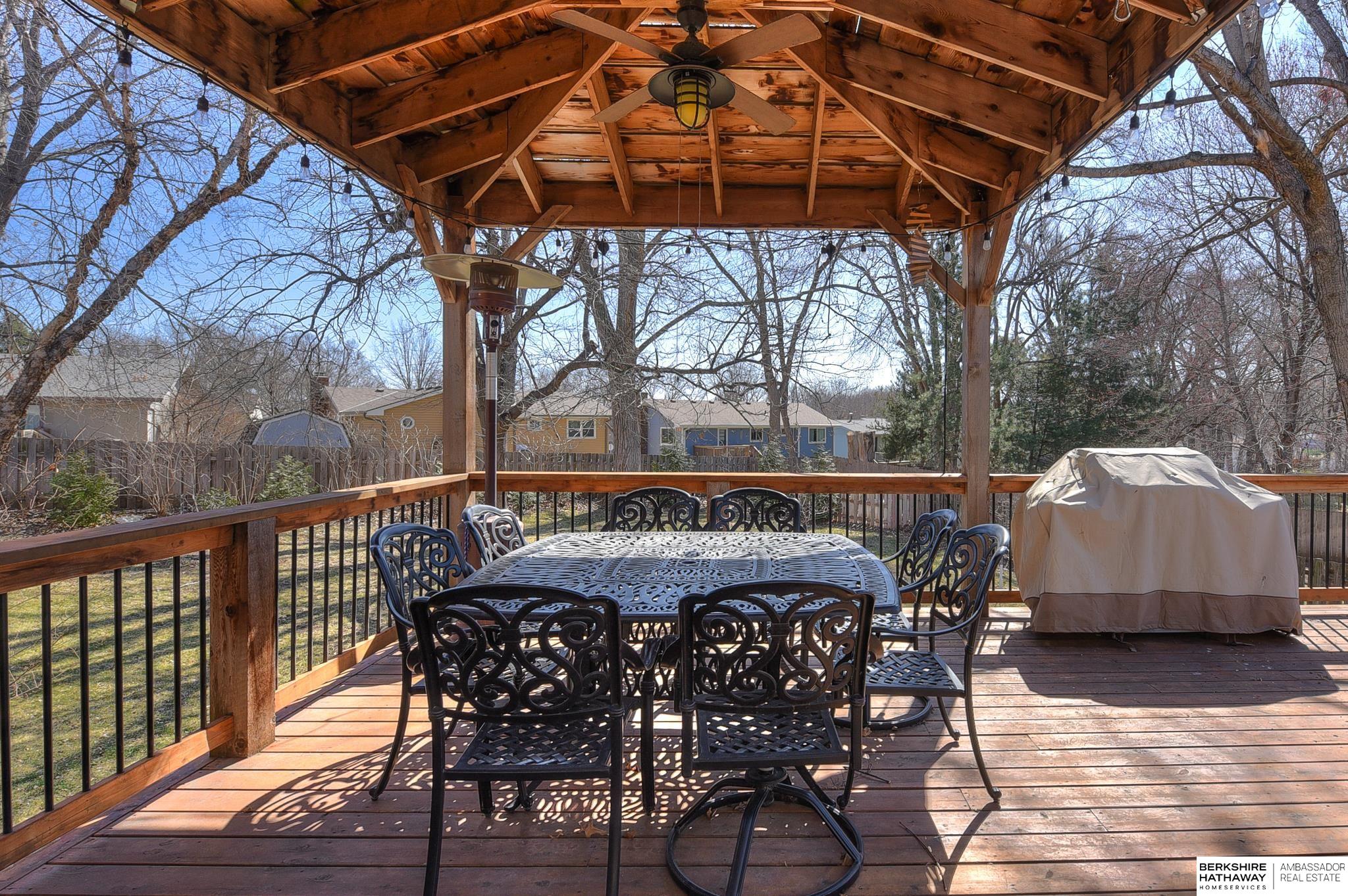 16209 Oak Circle