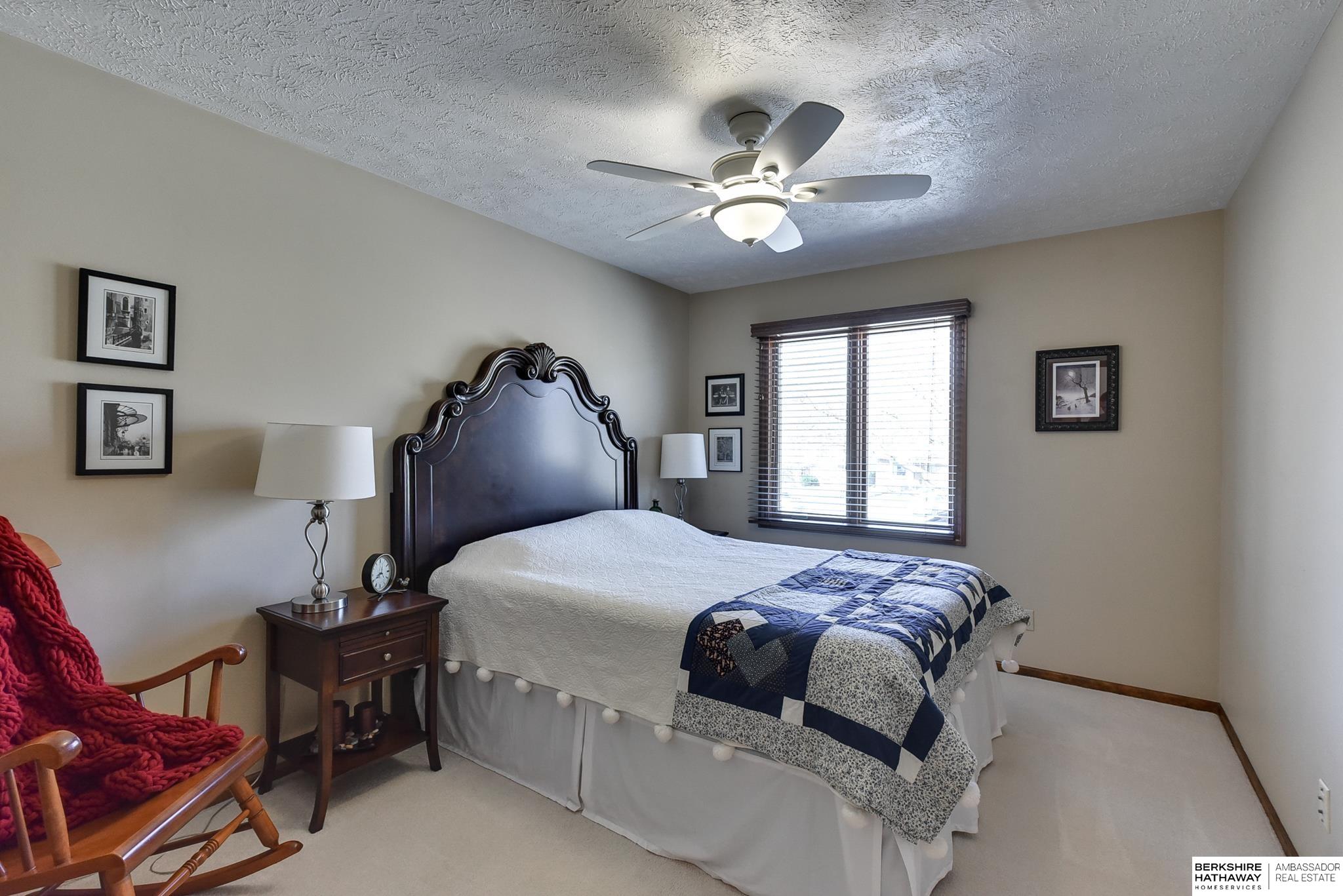 16209 Oak Circle
