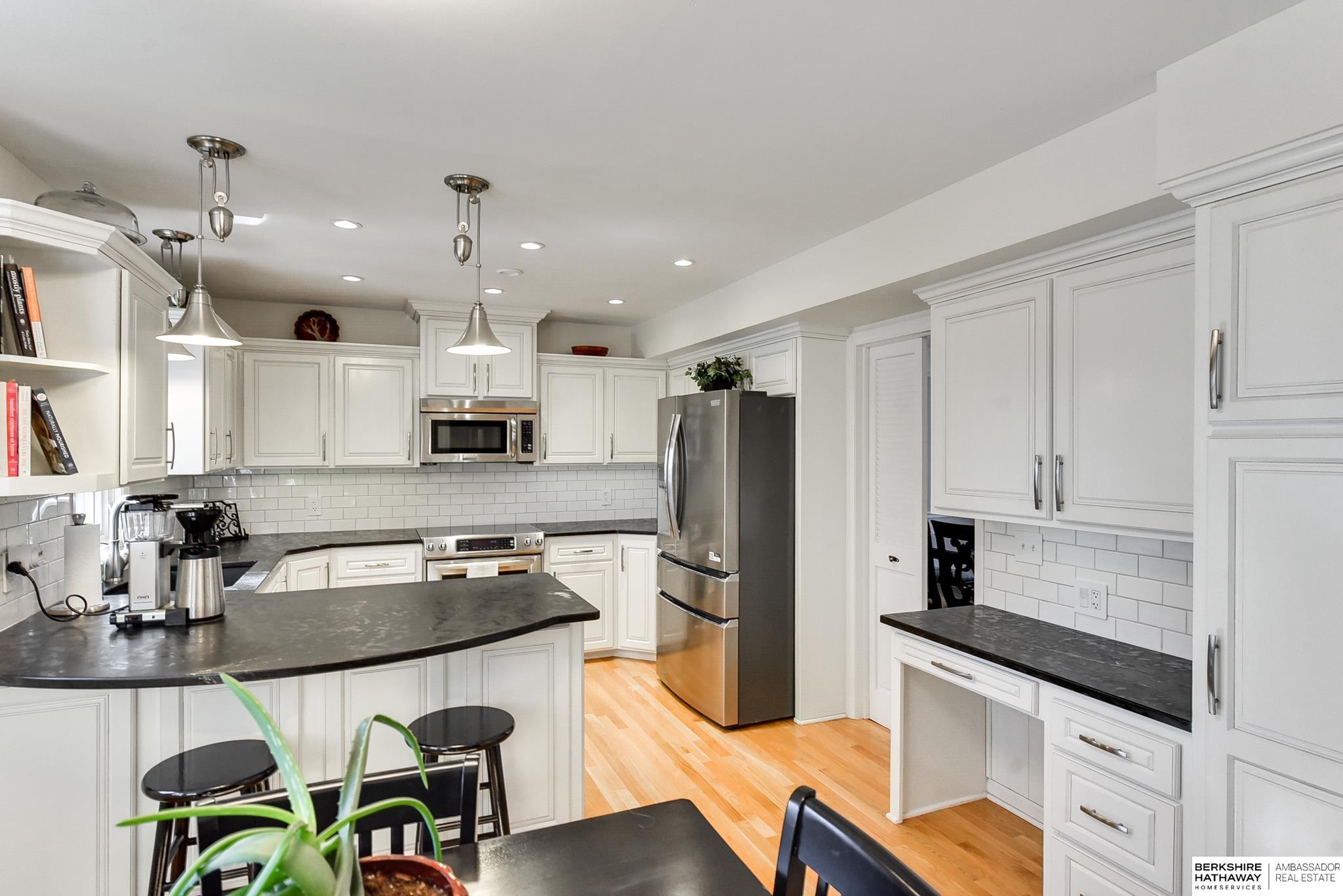 16209 Oak Circle