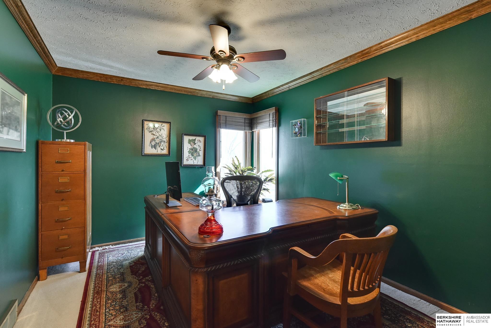 16209 Oak Circle