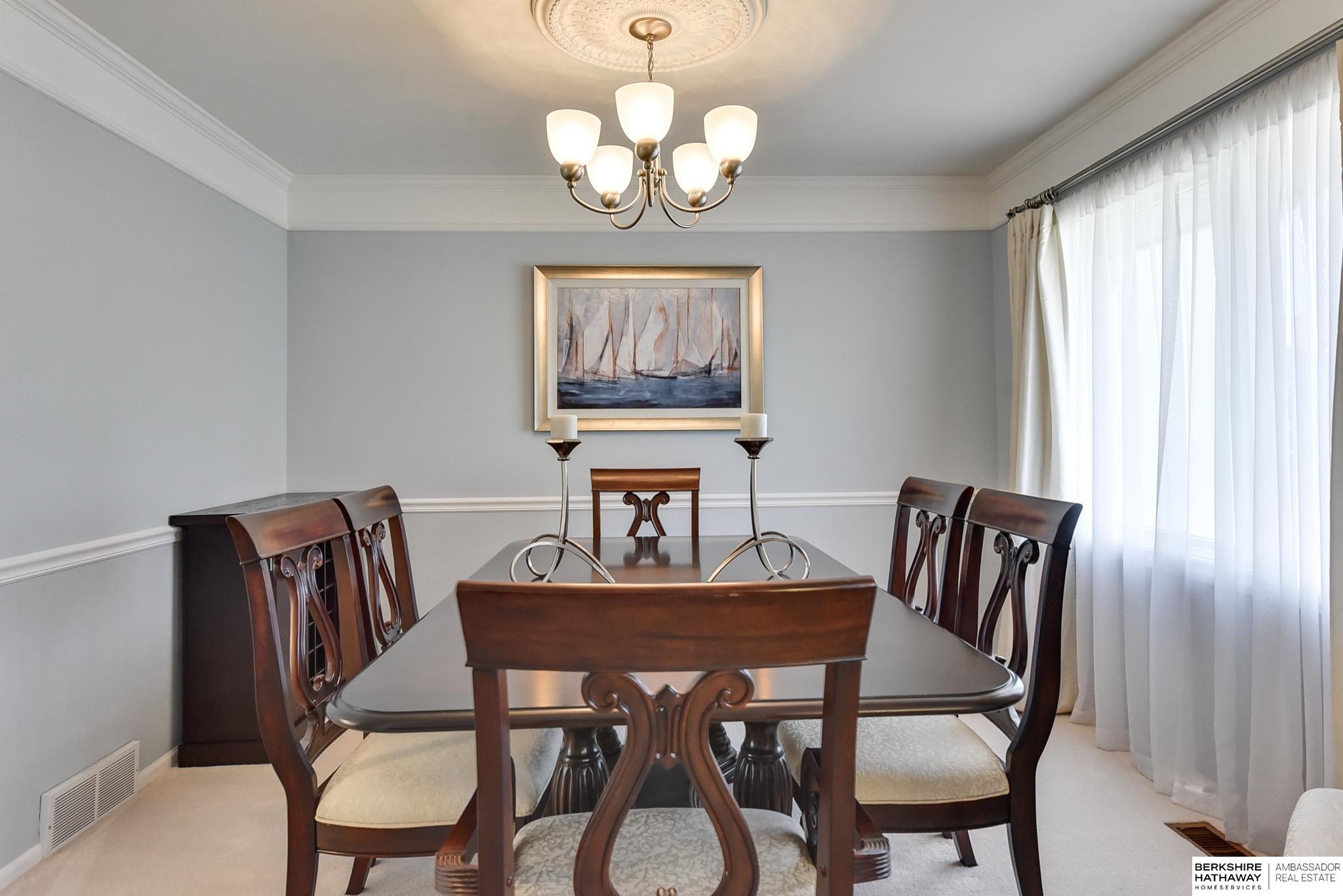 16209 Oak Circle