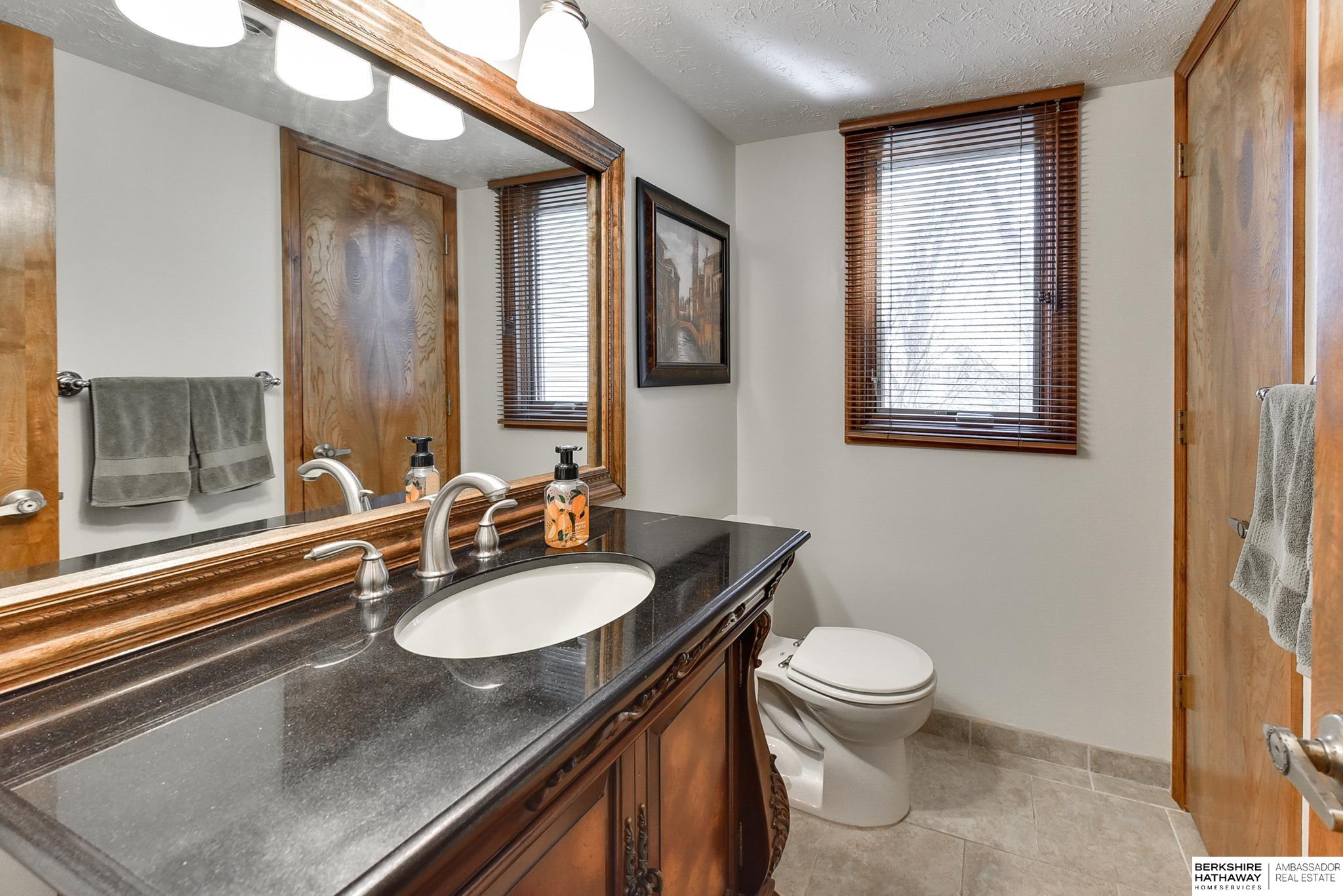 16209 Oak Circle